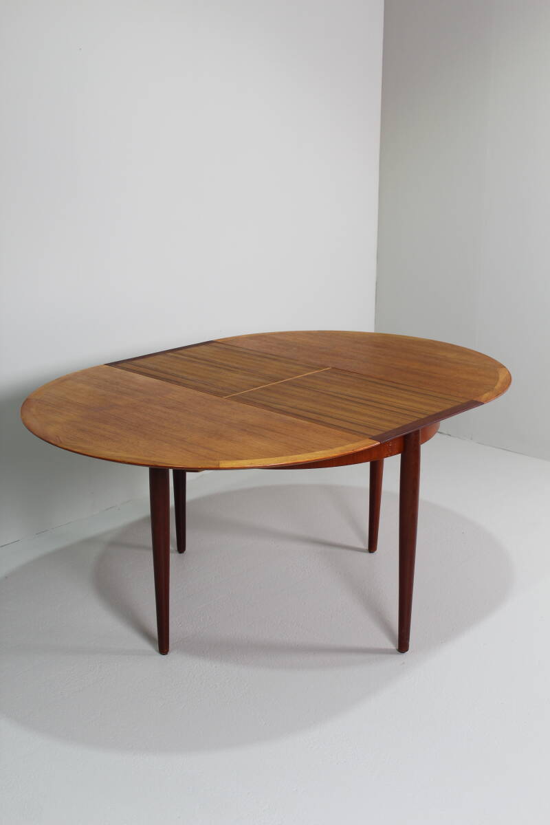 Vintage round dining table (extendable) - 1960s | 01382