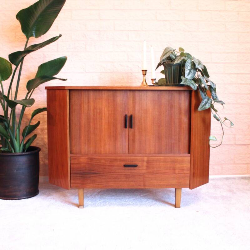 Vintage hoekkast, audiomeubel