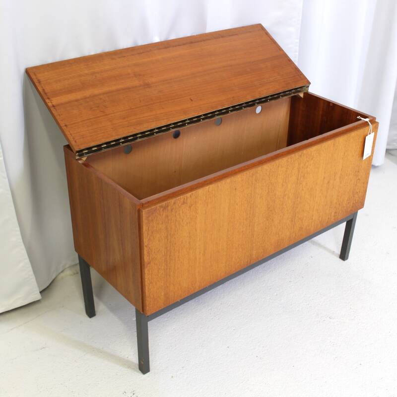 Vintage dresser, blanket chest
