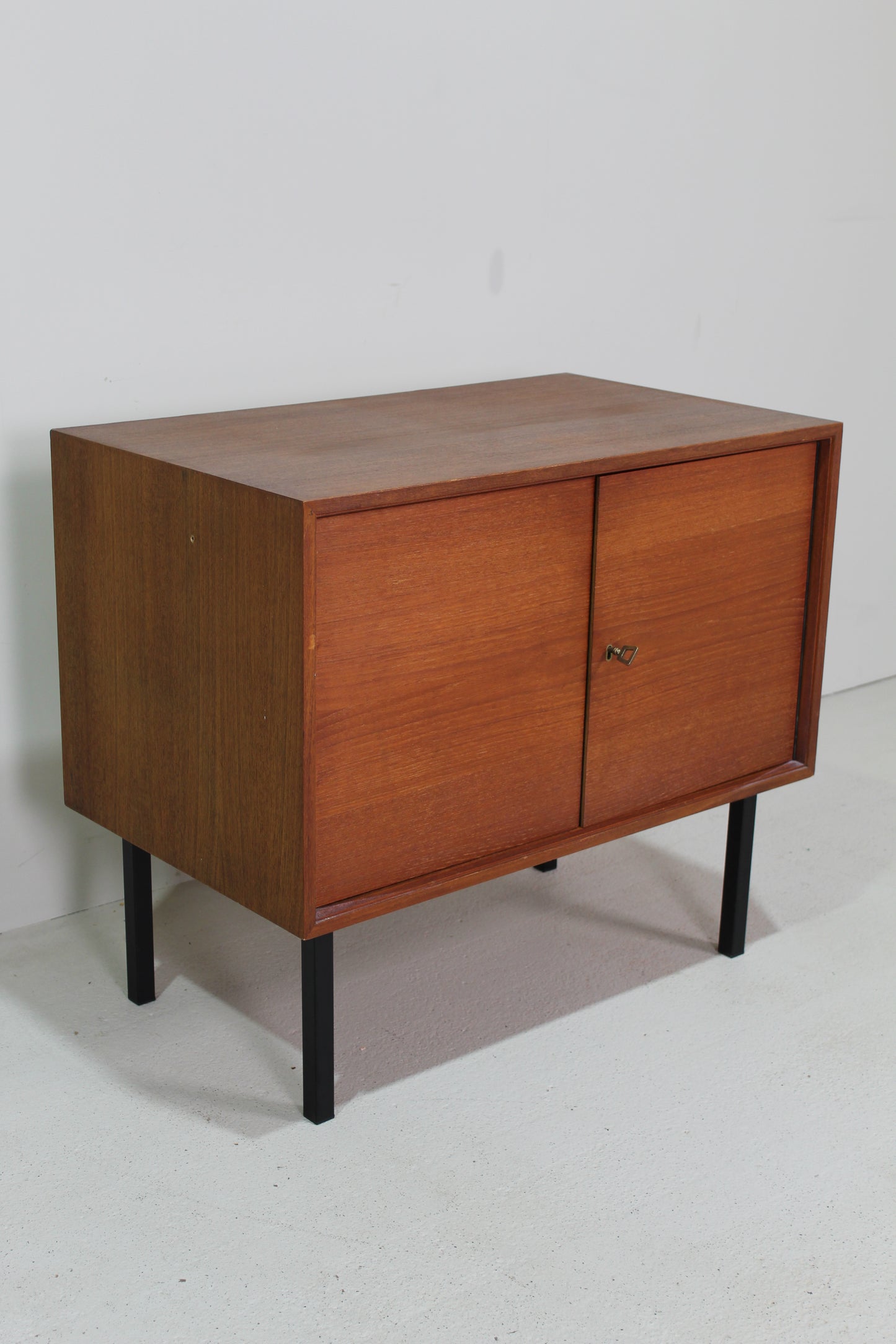 Vintage teakhouten kastje, dressoir - jaren '60