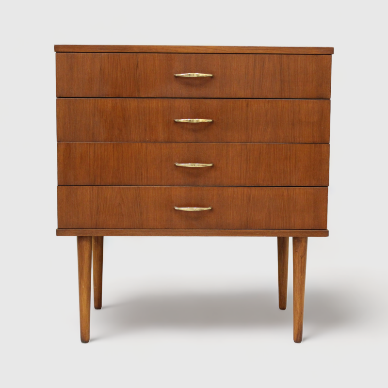 Vintage chest of drawers