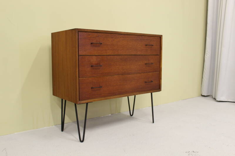 Vintage chest of drawers
