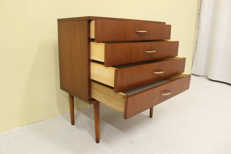 Vintage chest of drawers