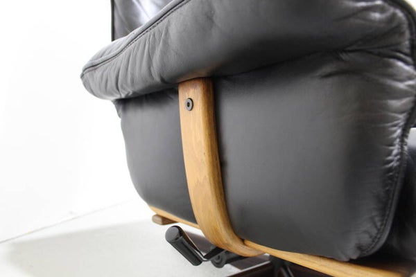 Vintage Design-Sessel mit Fußhocker schwarzes Leder Musterring, Göte Möbel – 1960er | 01166