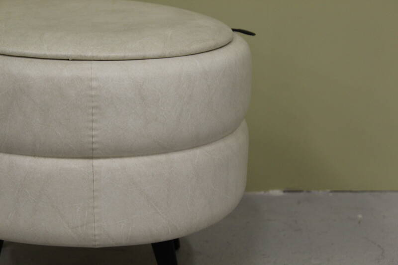 Vintage pouf