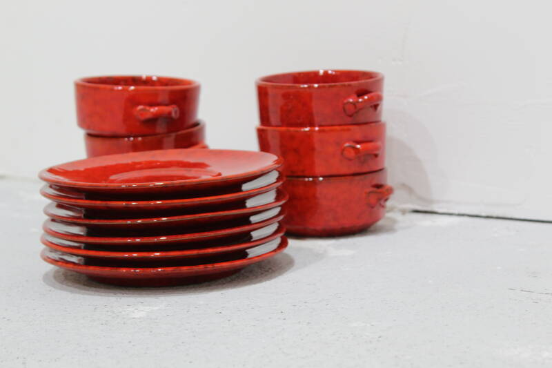 Vintage soepkommen en bordjes, servies - rood | 00922