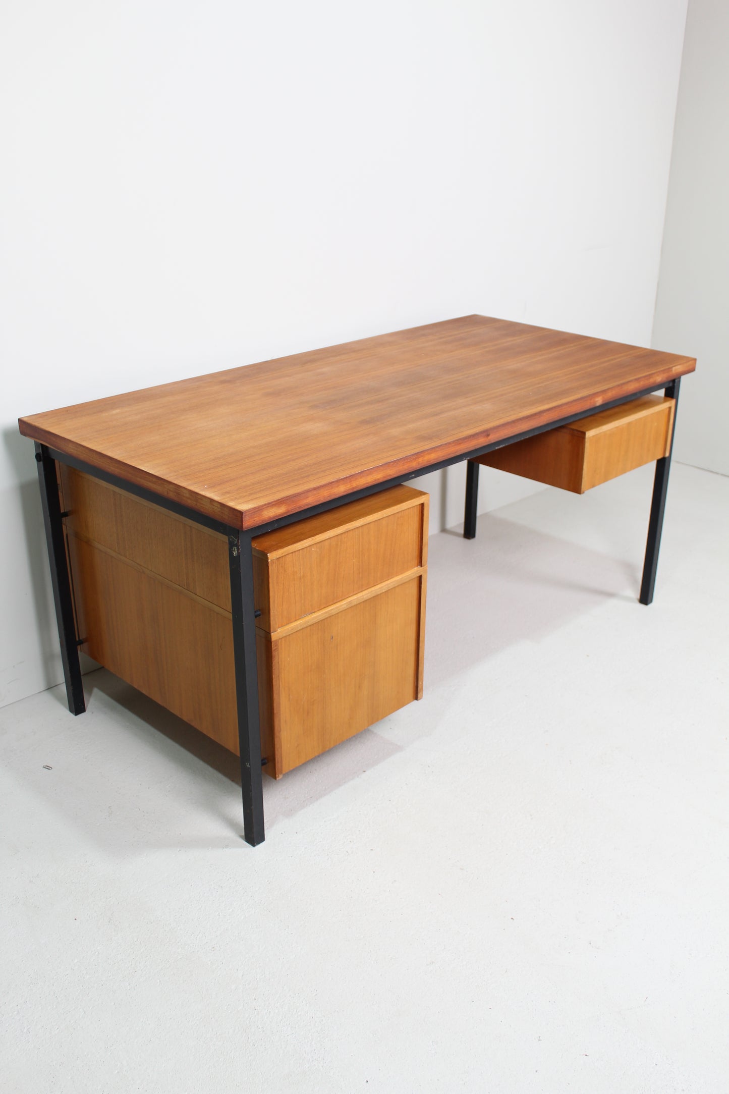 Vintage Schreibtisch - Holz, 60er Jahre