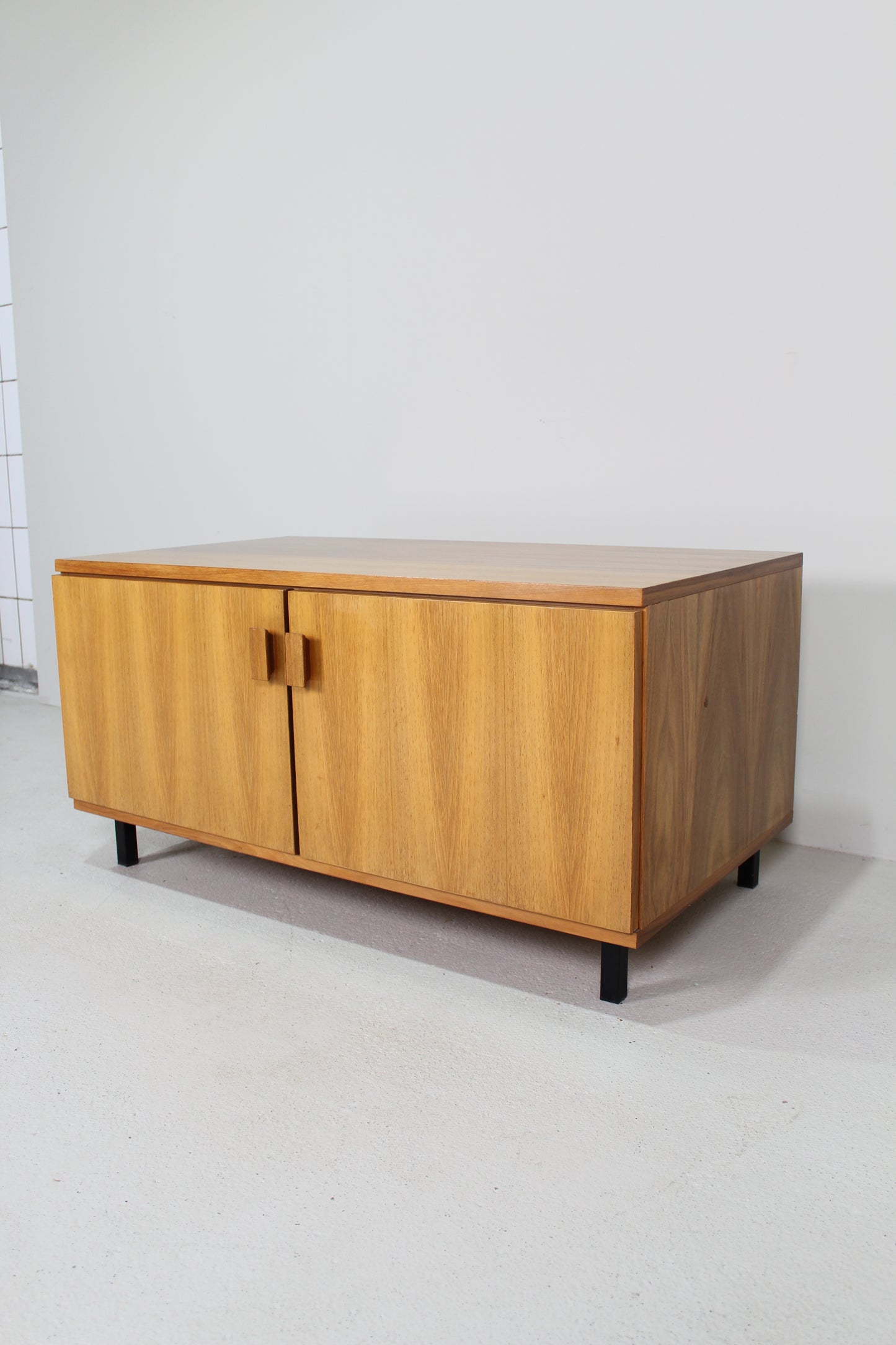 Vintage-TV-Schrank, Lowboard – 1960er Jahre