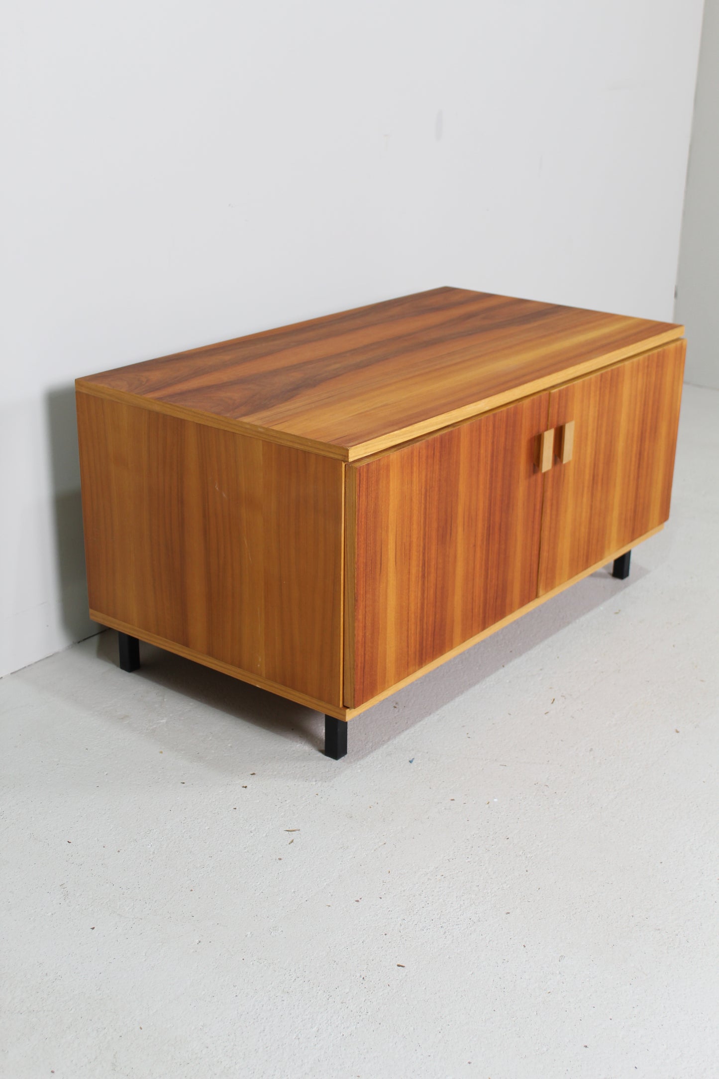 Vintage-TV-Schrank, Lowboard – 1960er Jahre