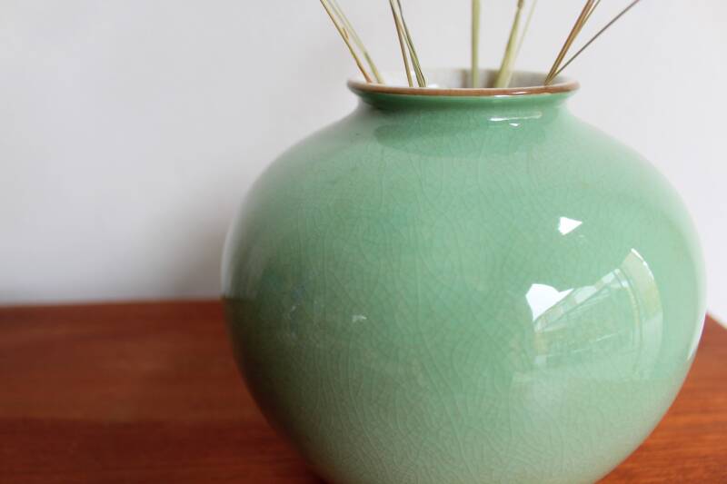 Vintage porcelain vase M - green