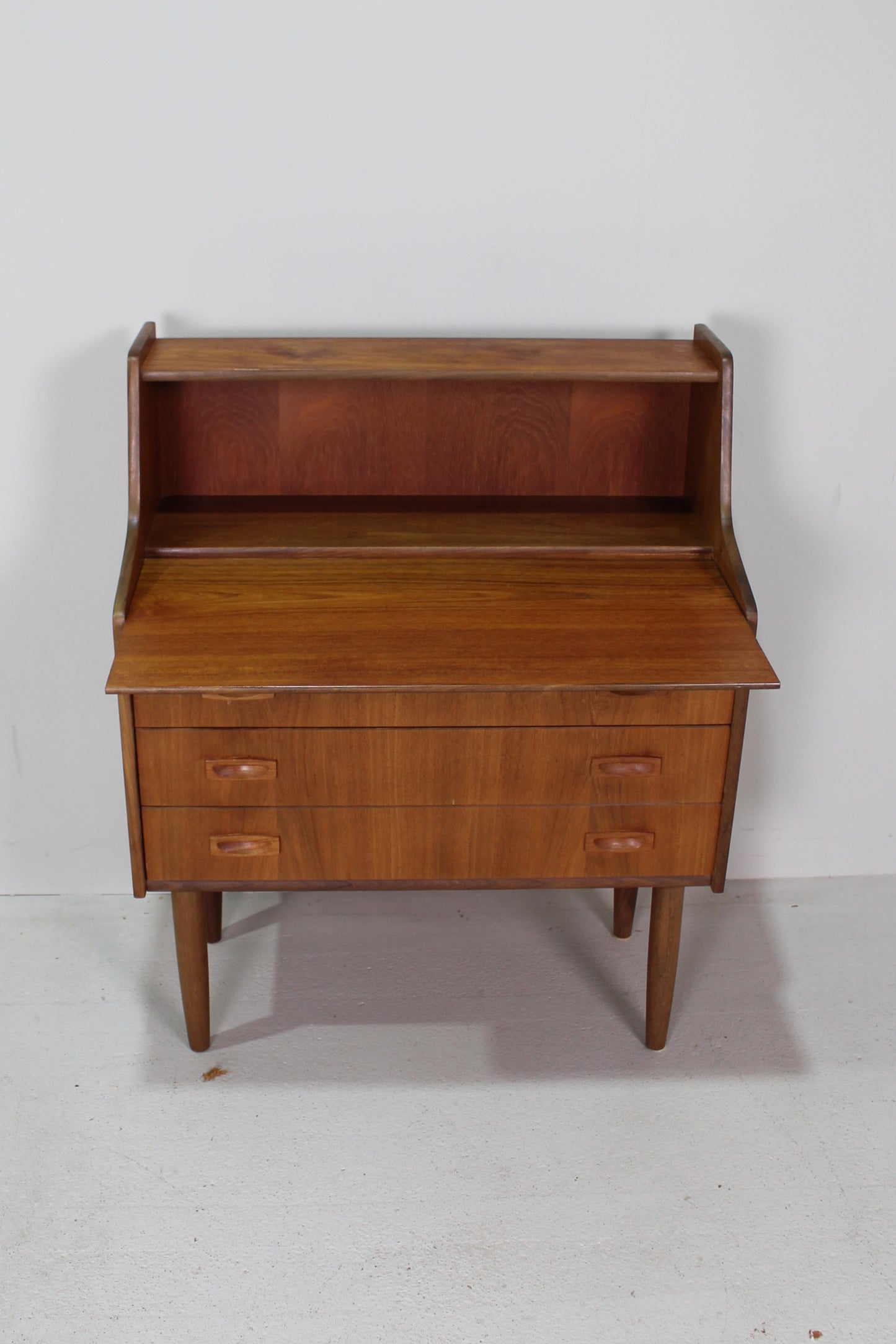 Vintage secretaire, bureau, wandkast Deens Design