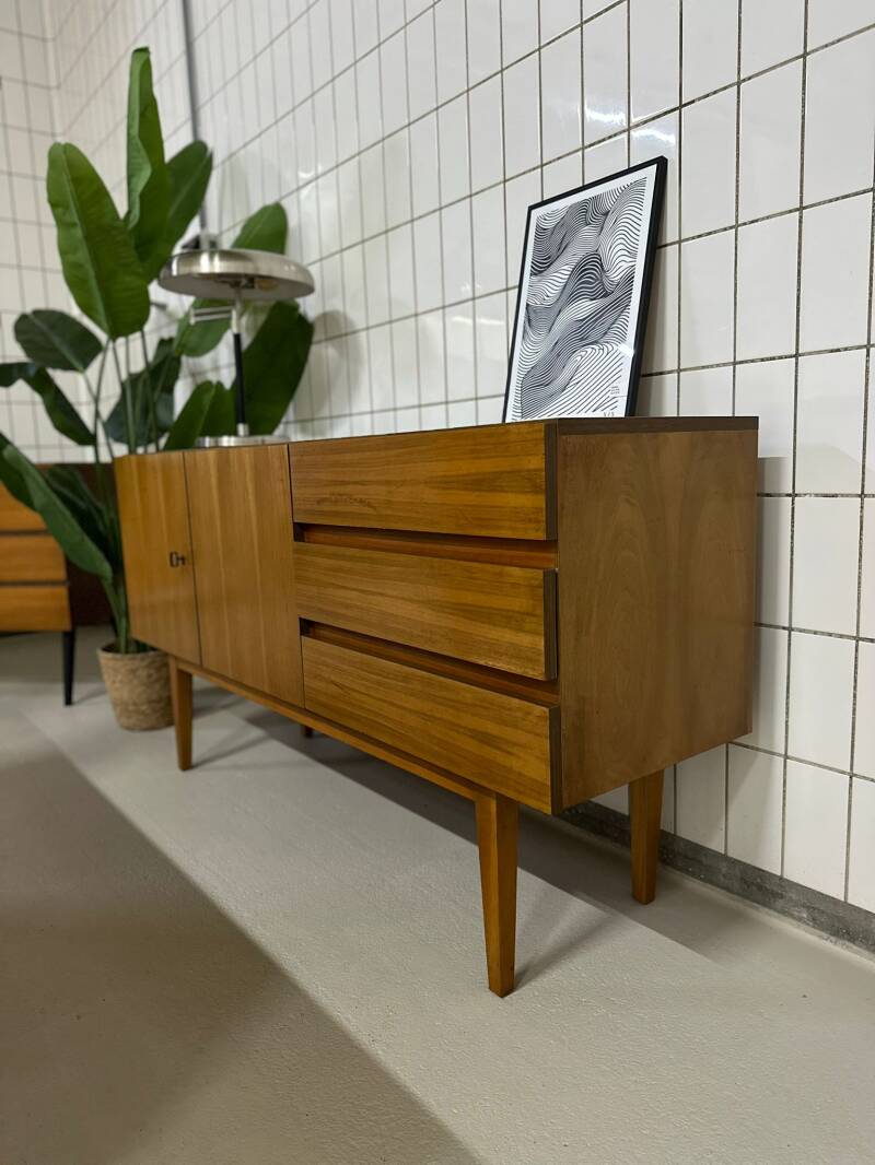 Vintage dressoir, sideboard - notenhout, jaren '60 | 01115