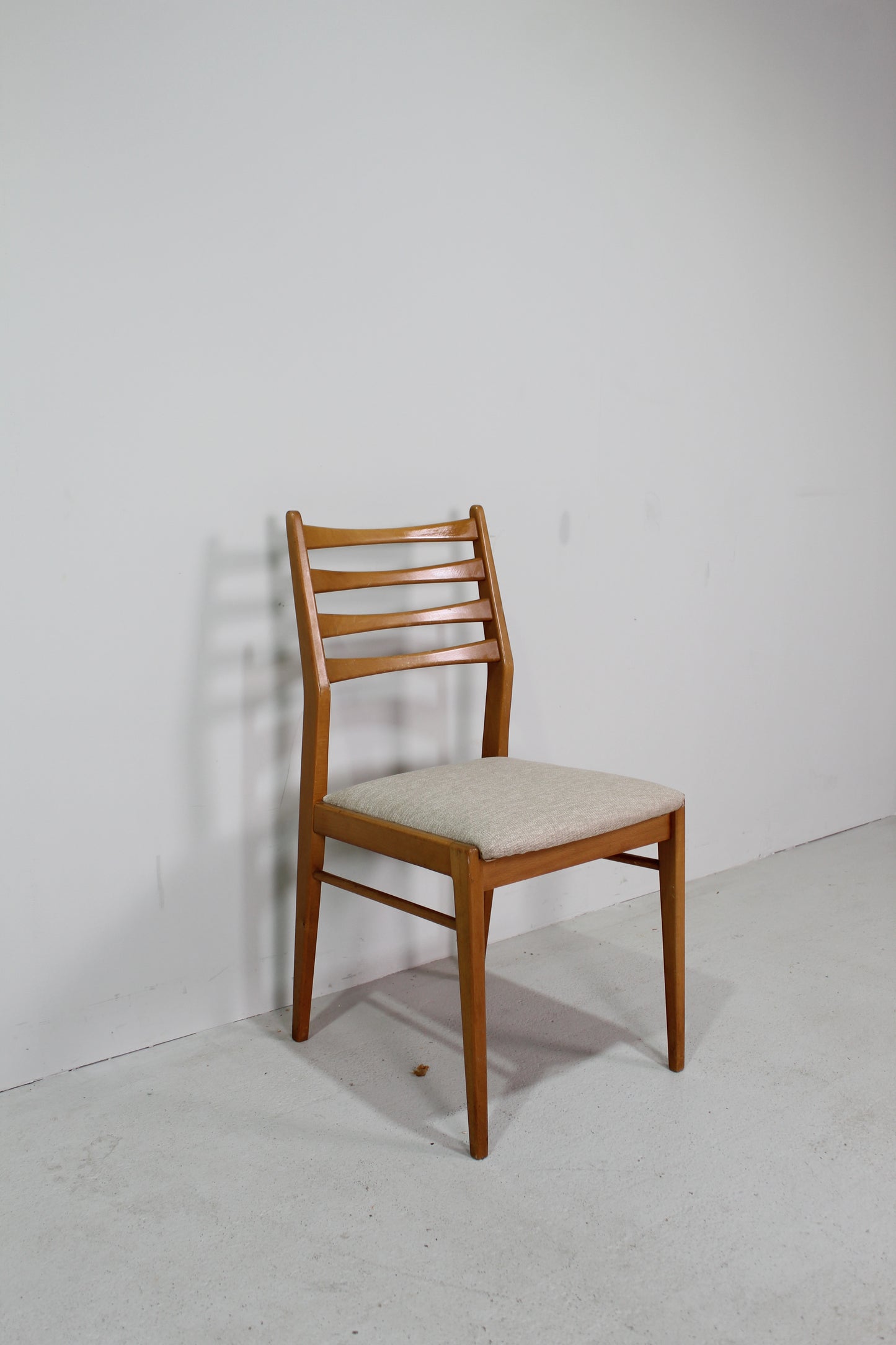 4x vintage eetkamerstoelen, beige