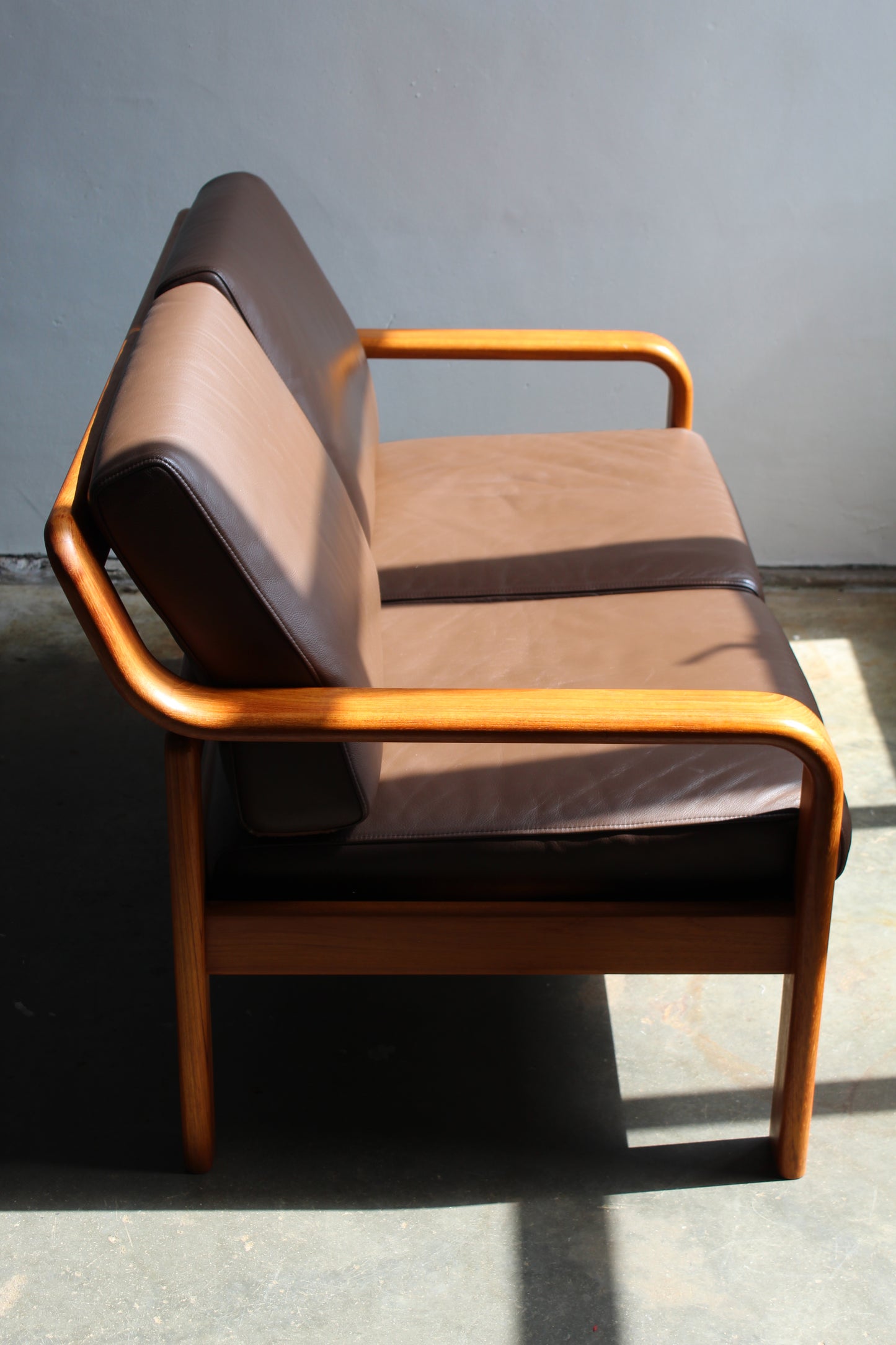 Mid century 2-zits bank L. Olsen & Søn Møbelfabrik