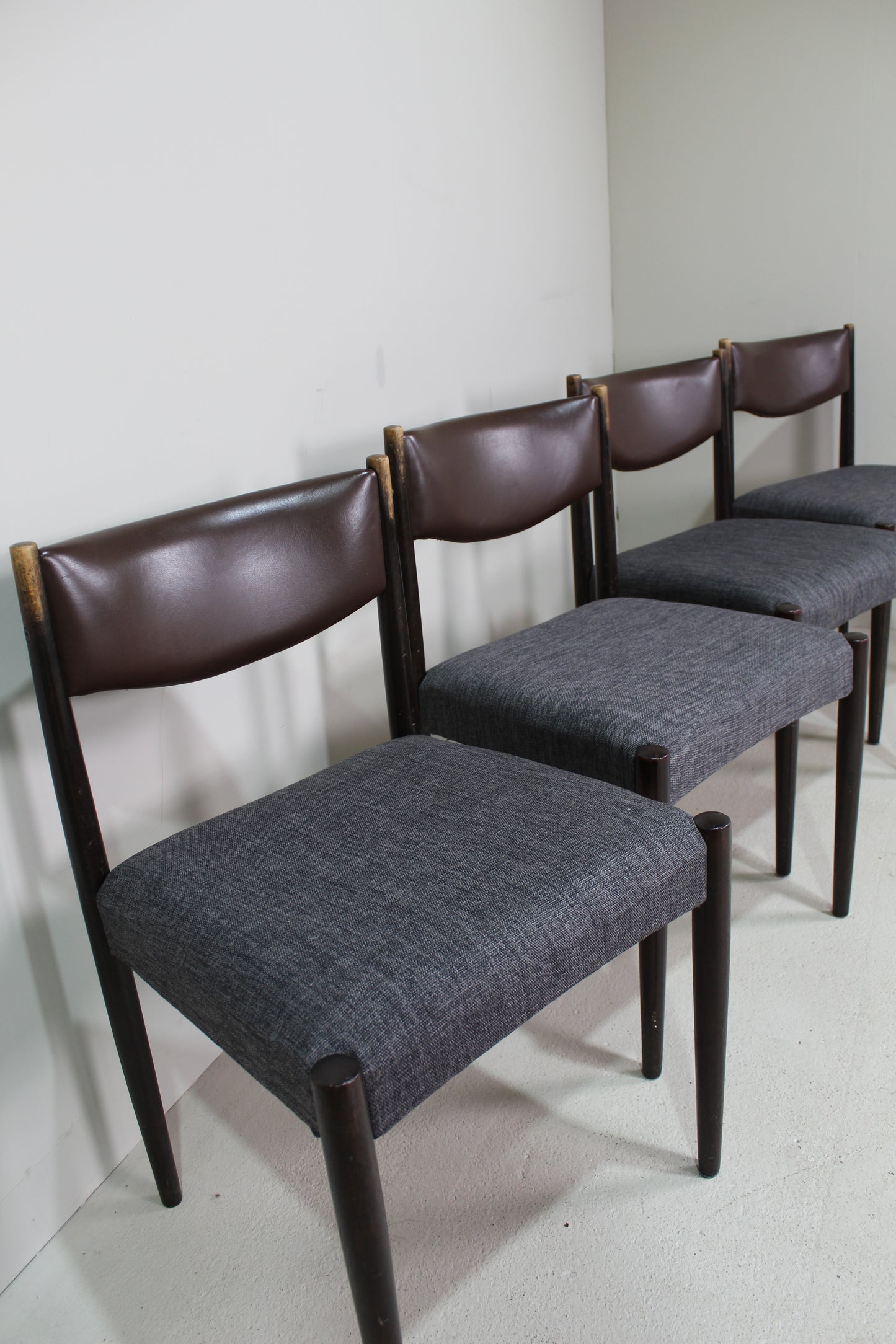 4x Vintage eetkamerstoelen - jaren '60, bruin, grijs