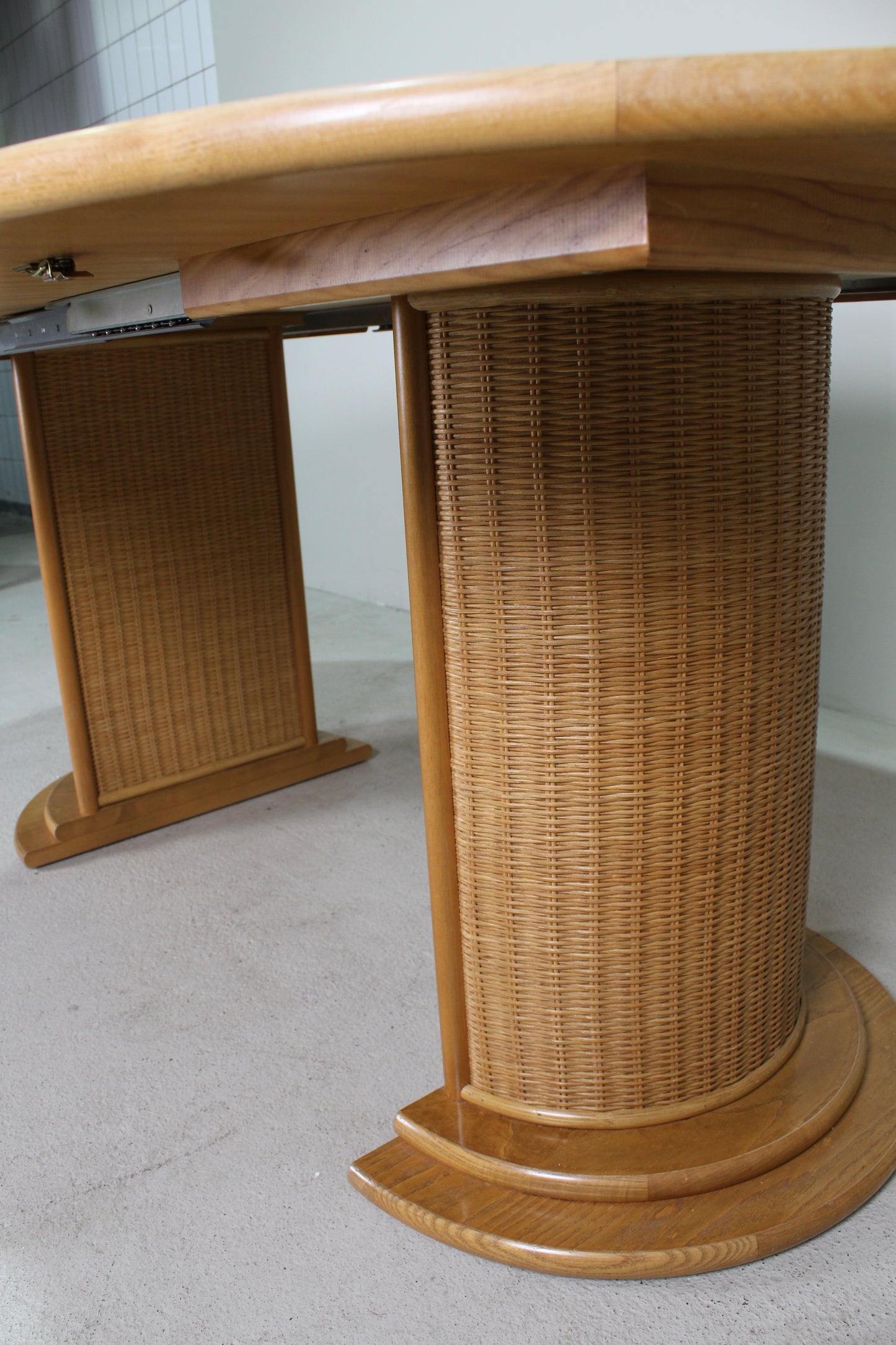 Vintage uitschuifbare eettafel eiken, rotan