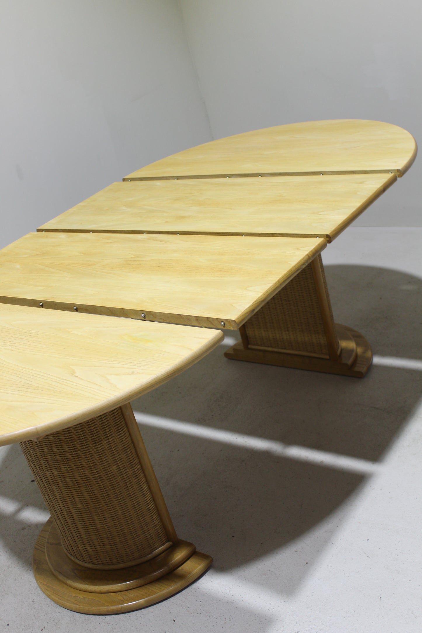 Vintage uitschuifbare eettafel eiken, rotan