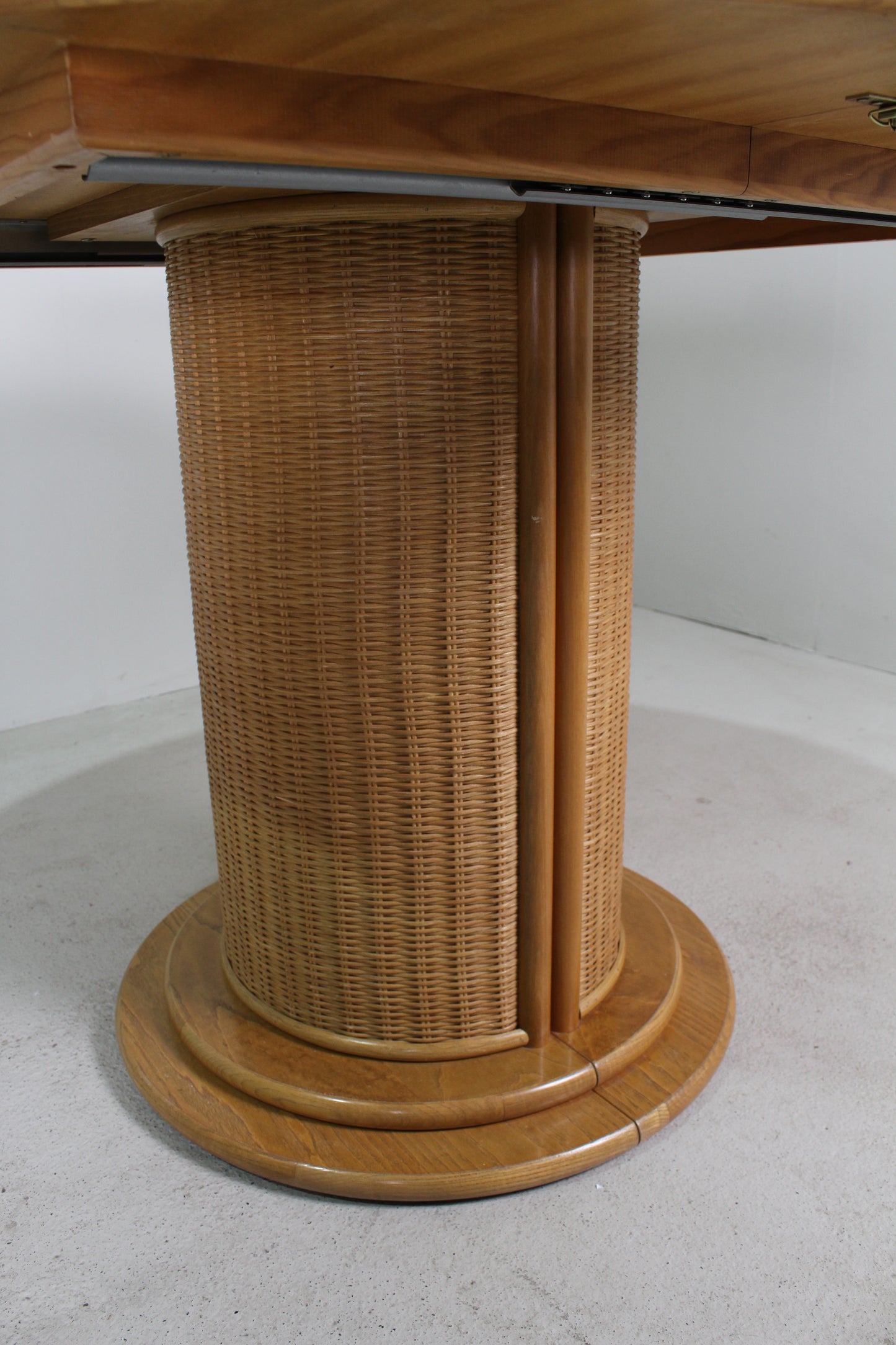 Vintage uitschuifbare eettafel eiken, rotan