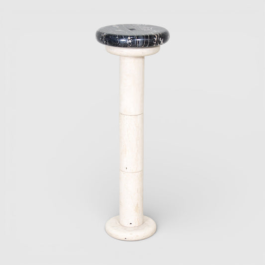 Vintage travertin, marmer plantenzuil