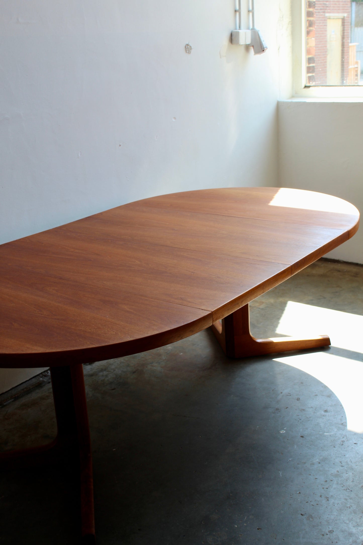 Mid century Deens design eettafel uitschuifbaar