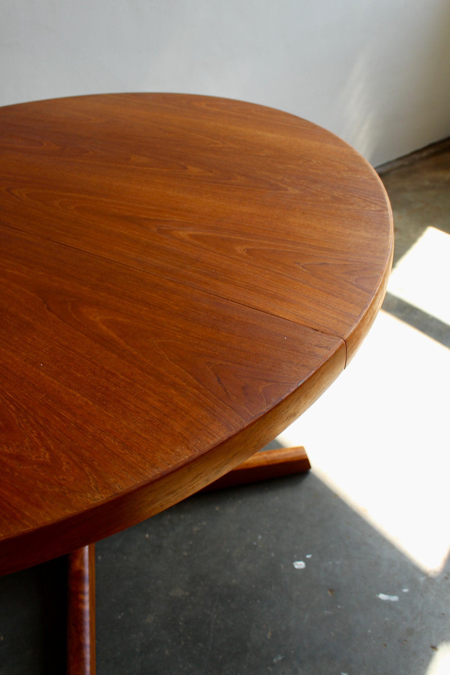 Mid century Deens design eettafel uitschuifbaar