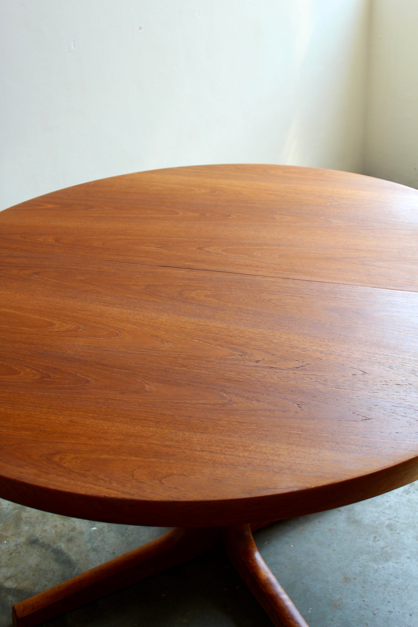 Mid century Deens design eettafel uitschuifbaar