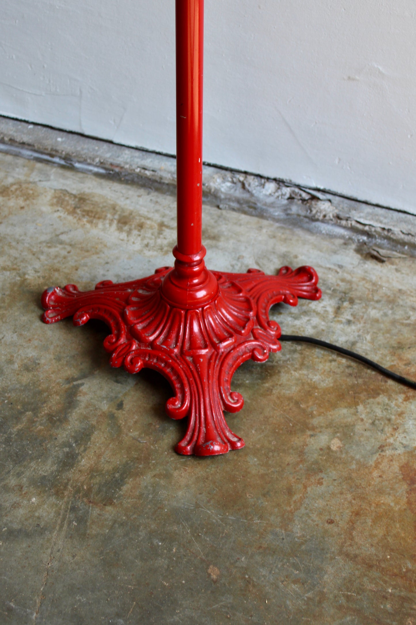 Vintage rode vloerlamp