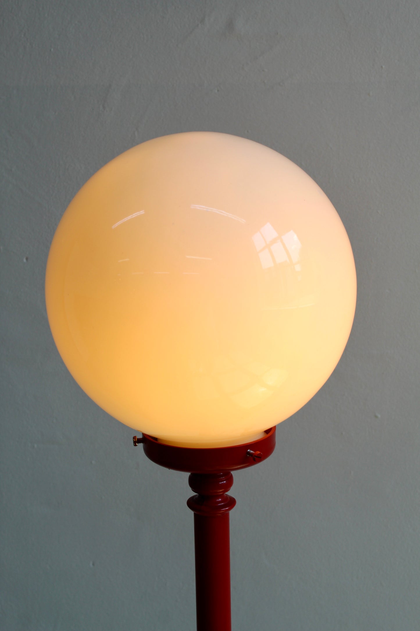 Vintage rode vloerlamp