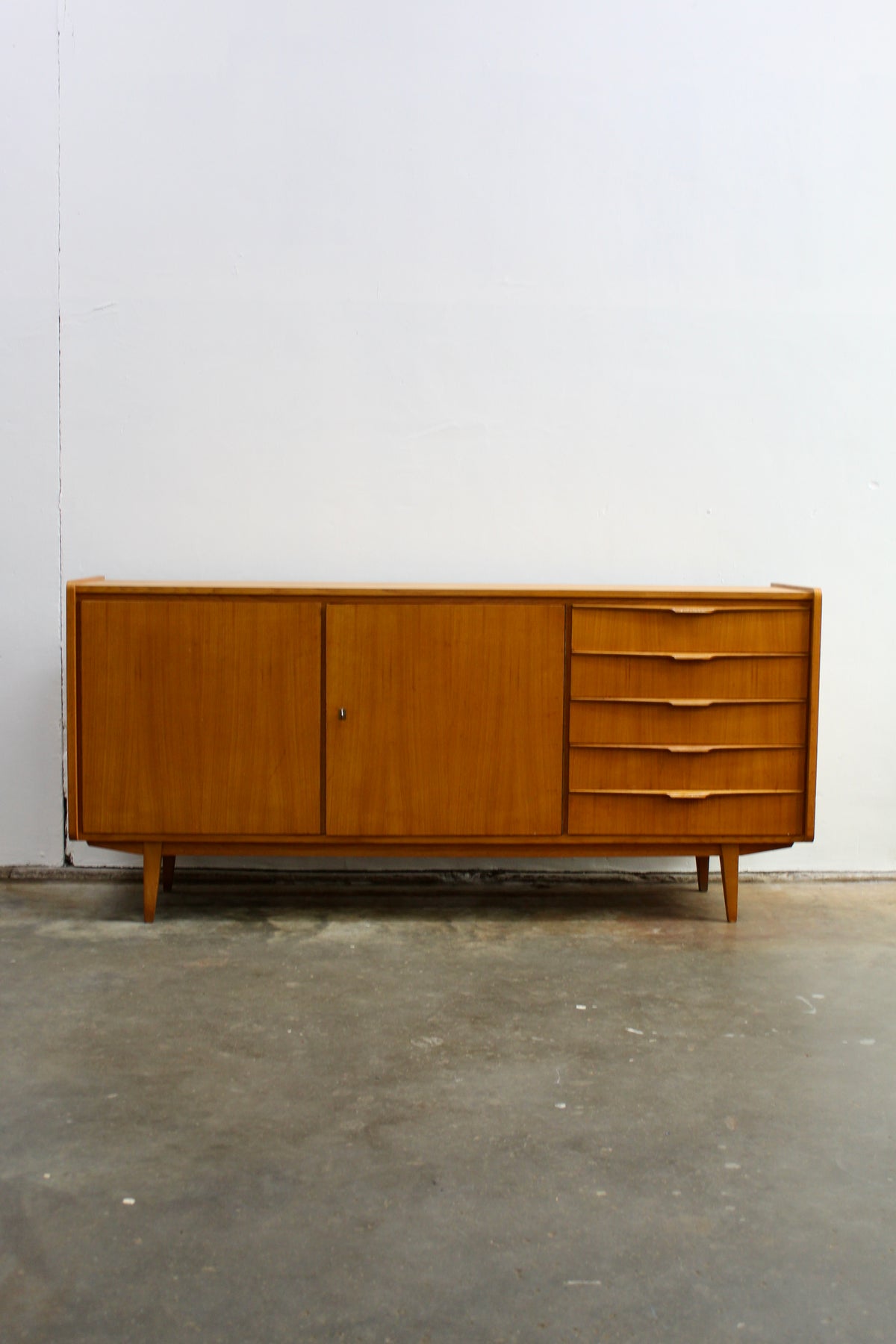 Jaren '60 dressoir, sideboard, licht hout