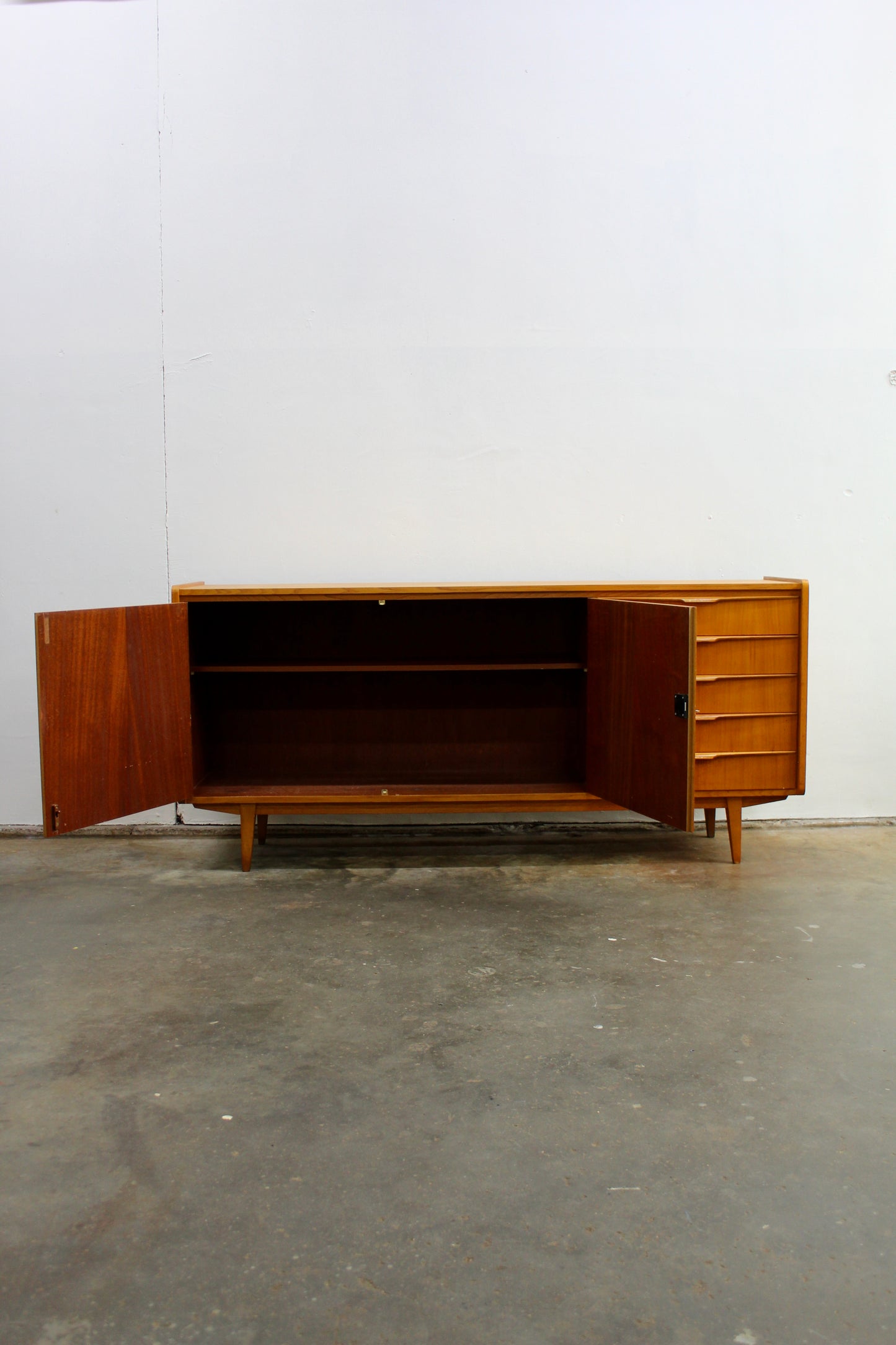 Jaren '60 dressoir, sideboard, licht hout