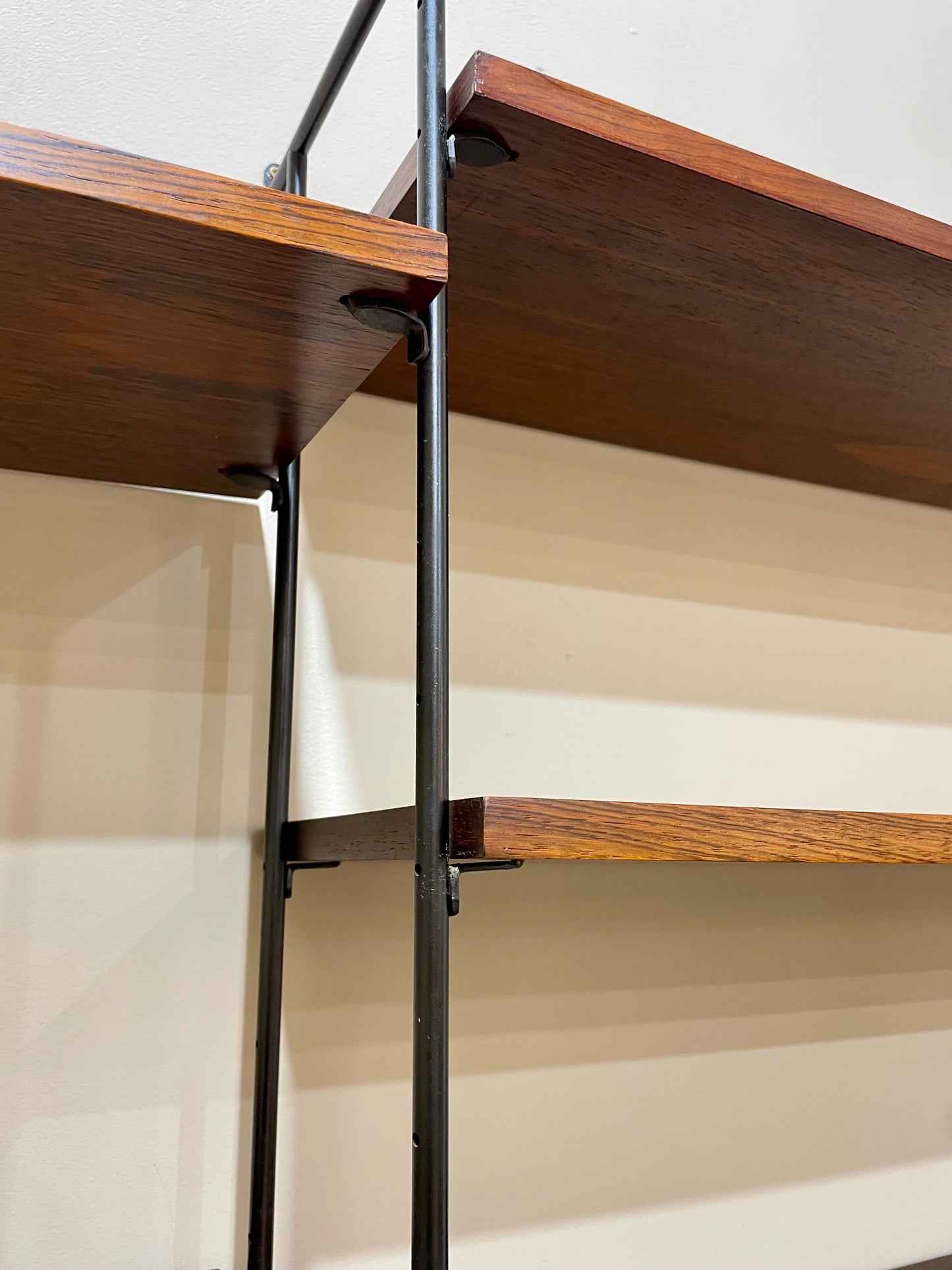Omnia boekenkast wandmeubel palissander