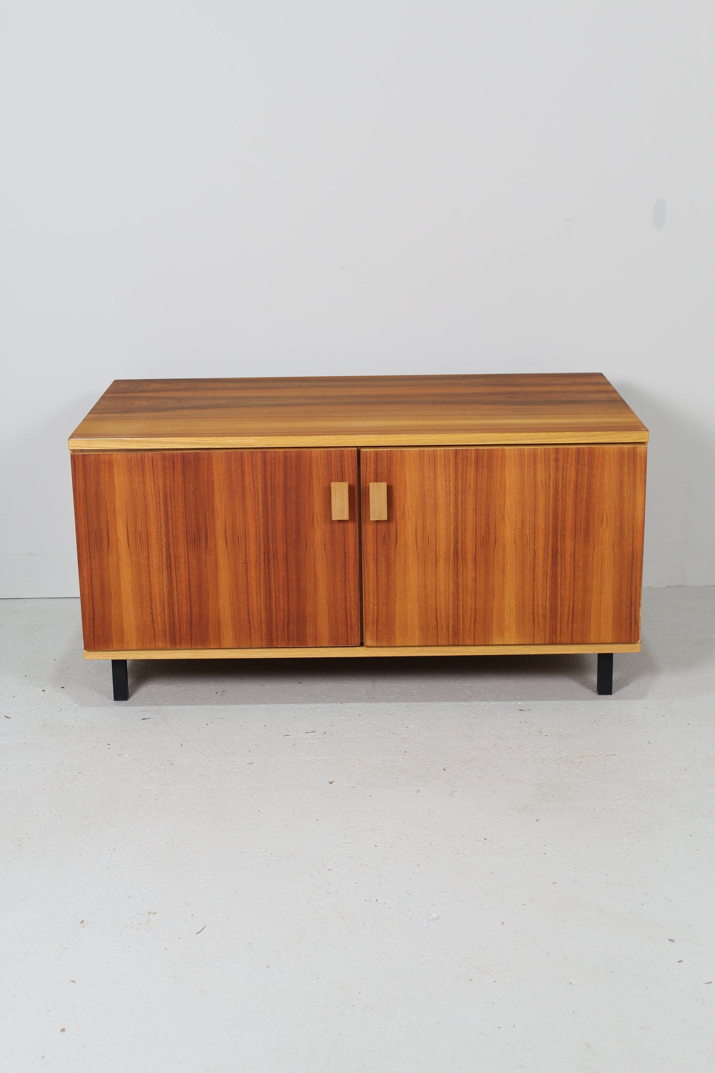 Vintage tv-meubel, lowboard- jaren '60