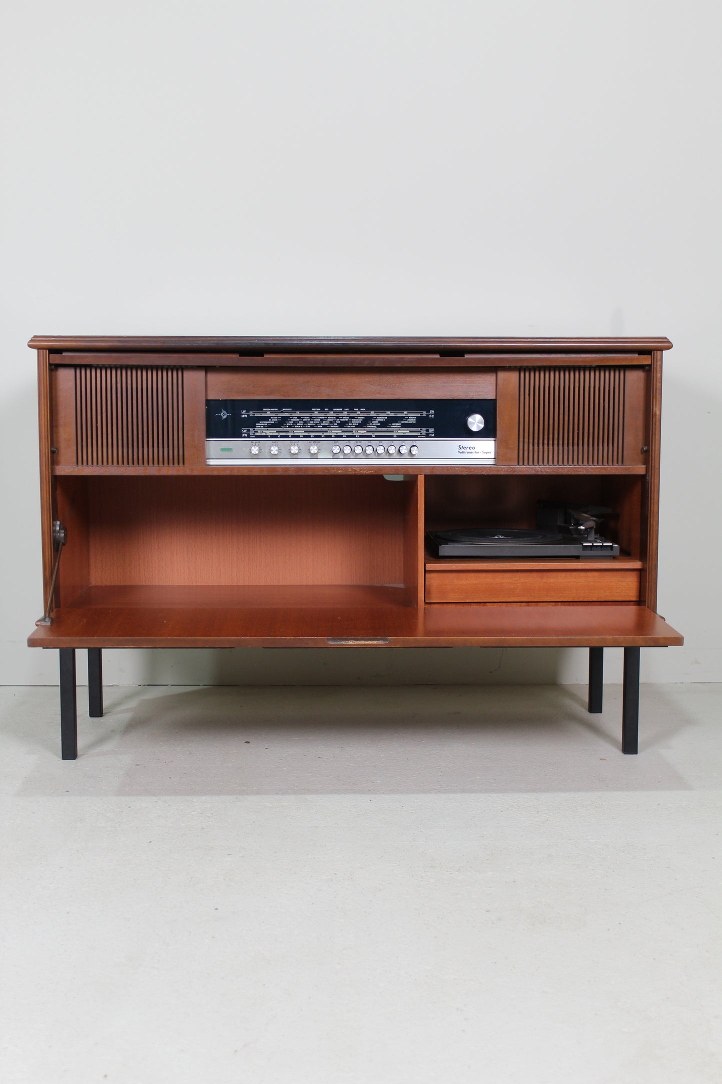 Vintage radiomeubel, radiokast, muziekmeubel