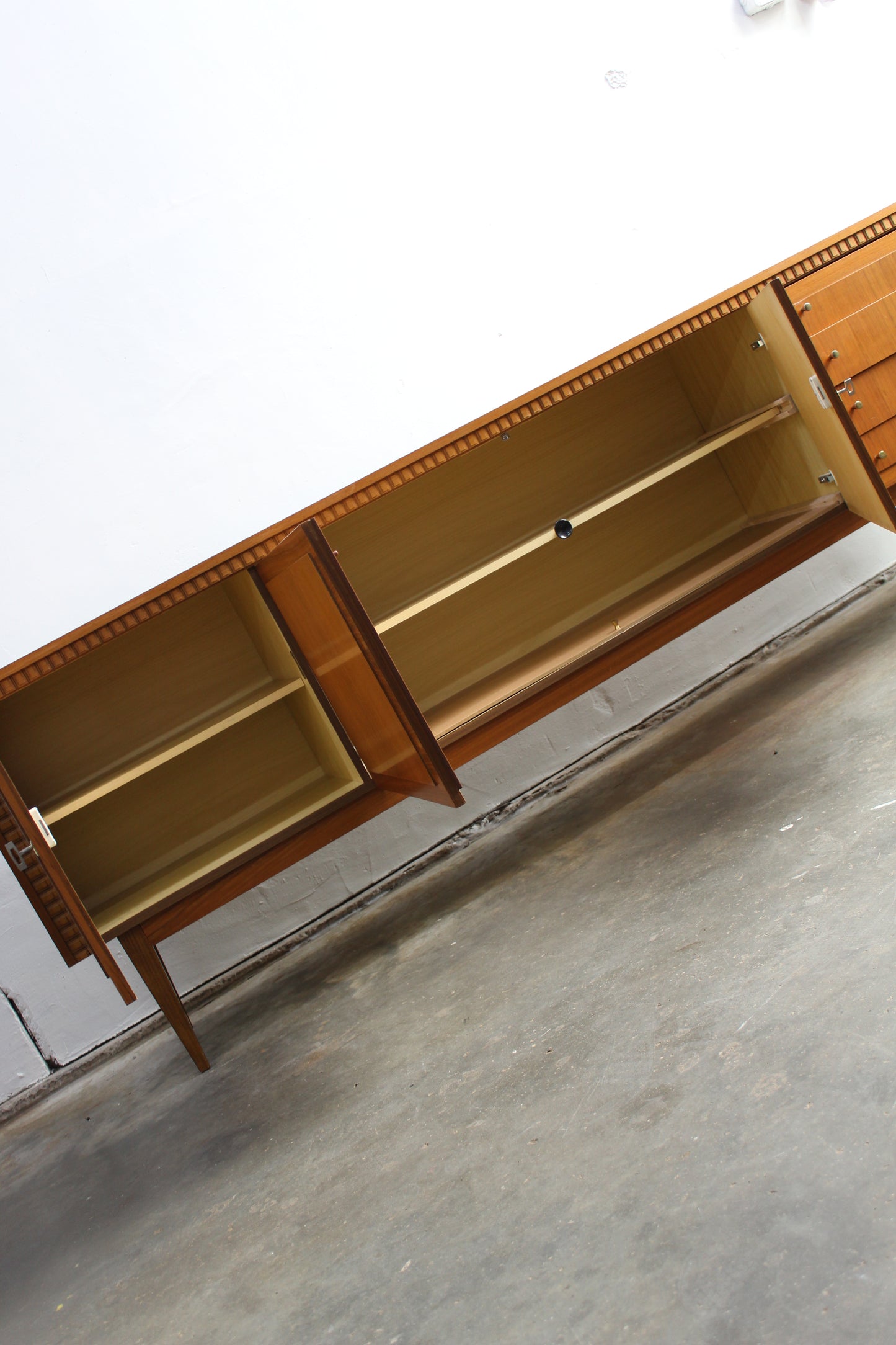 Vintage sideboard, dressoir Royal Board