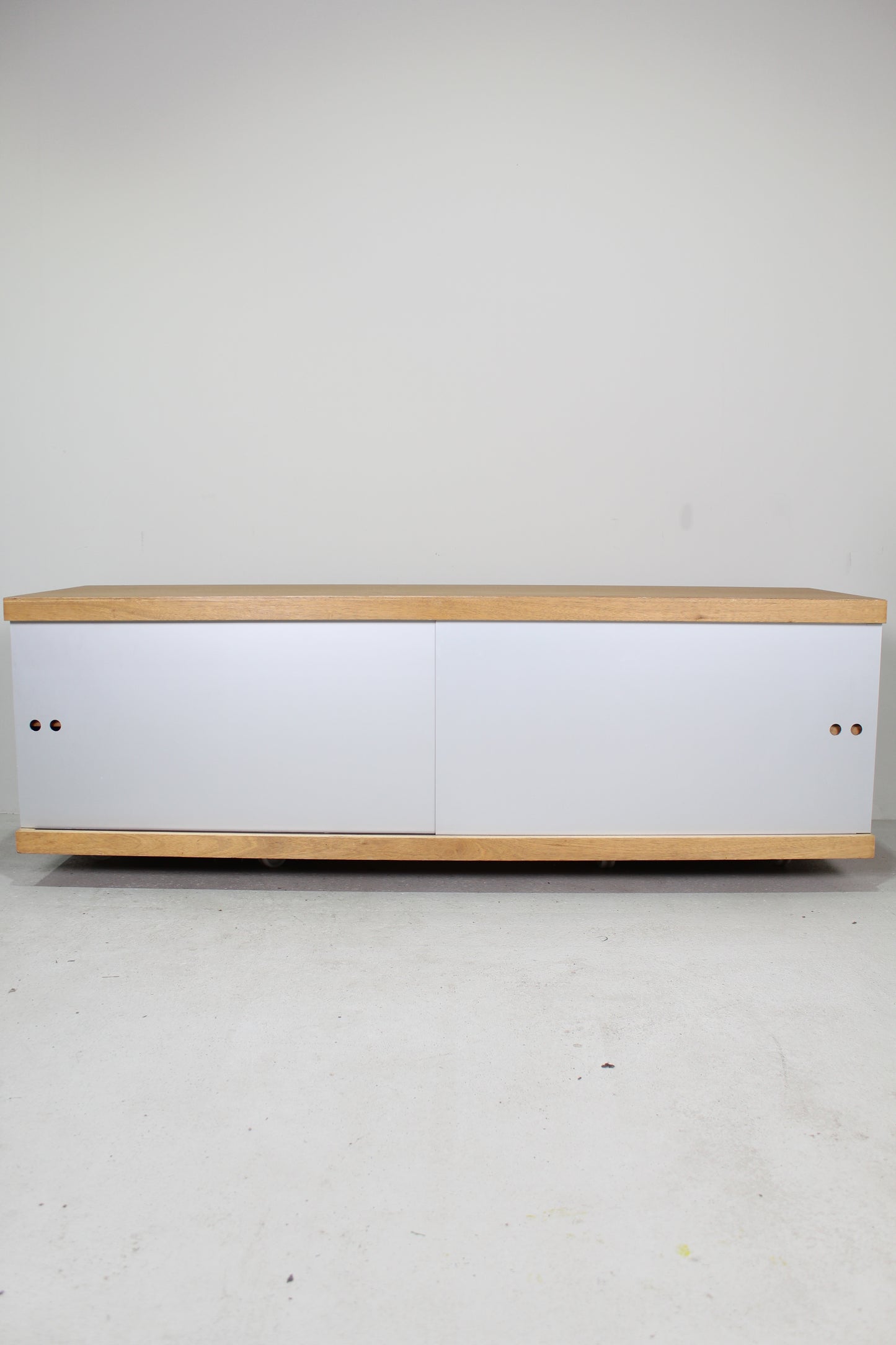 Vintage grijze zwevende kast