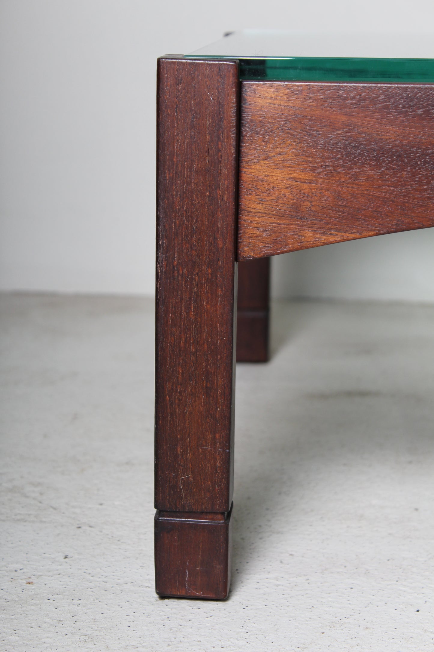 Vintage set fauteuil + bijzettafel uit 1975