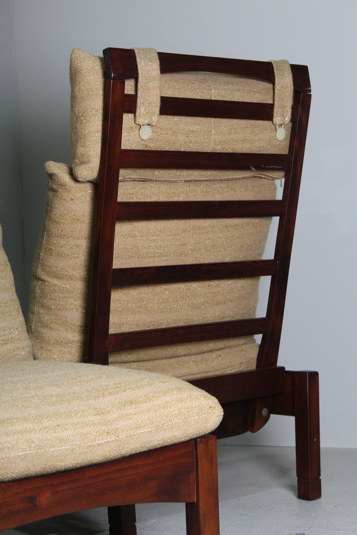 Vintage set fauteuil + bijzettafel uit 1975