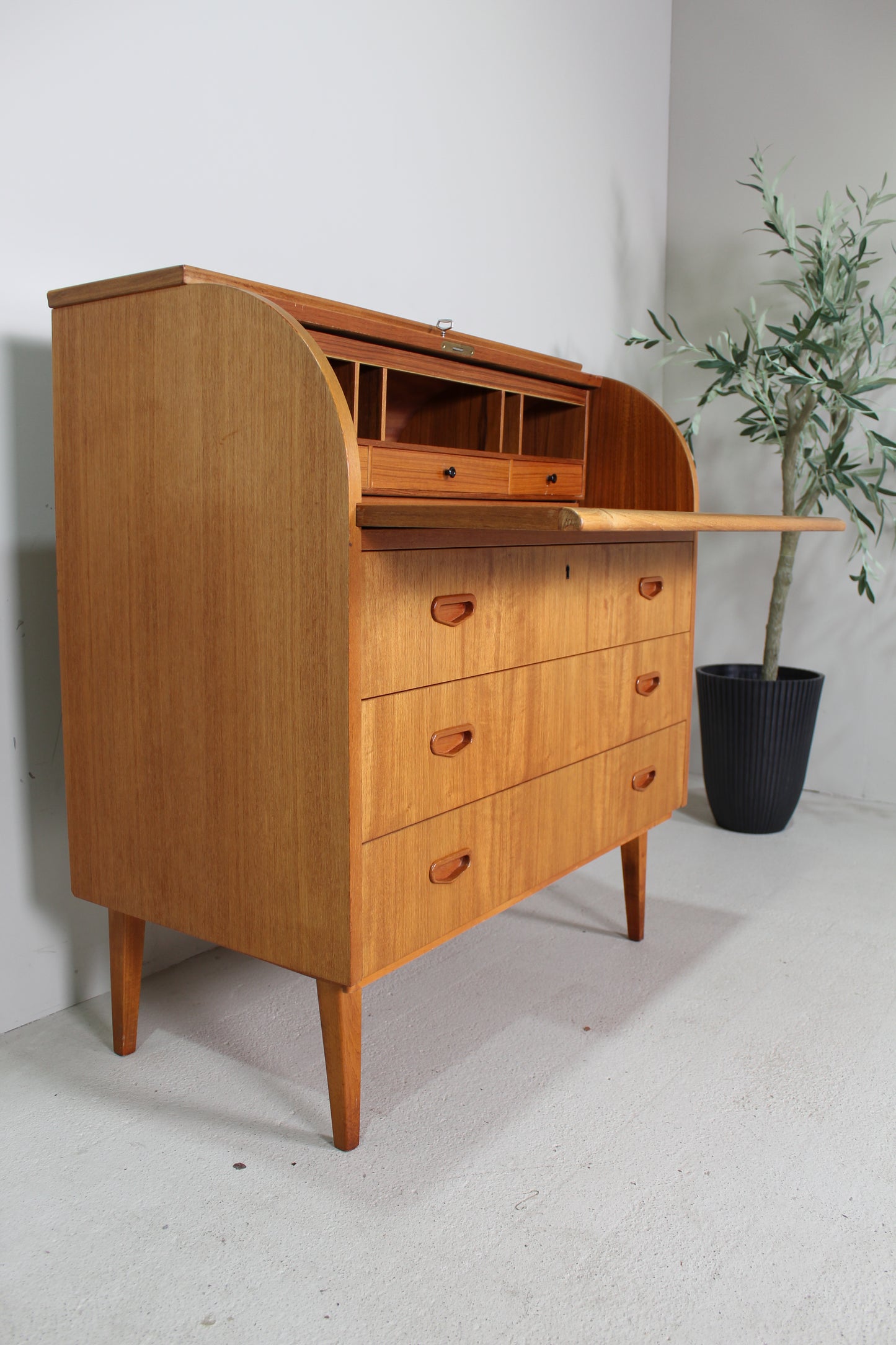 Vintage design secretaire ladekast