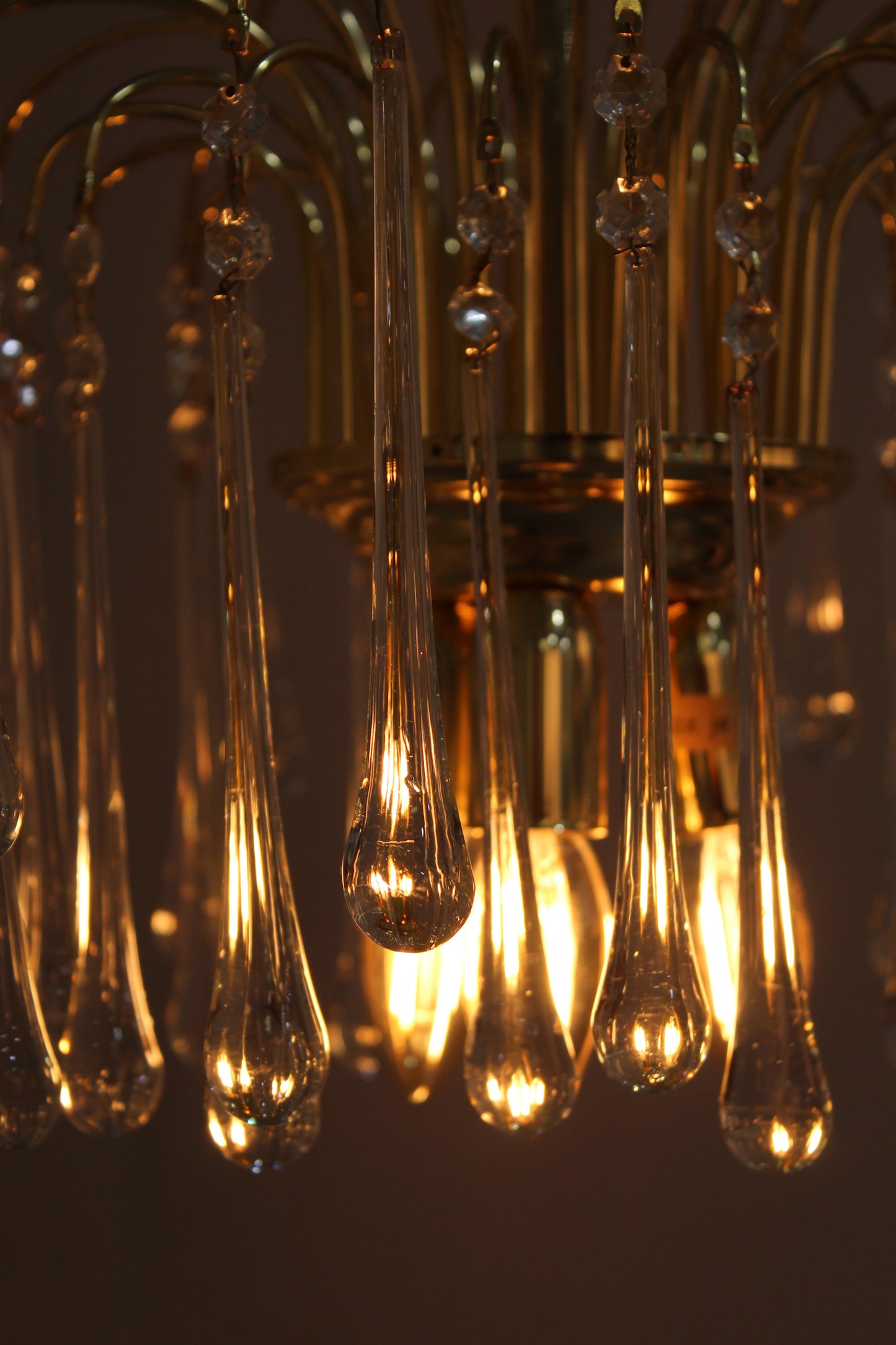 Vintage teardrop lamp transparant