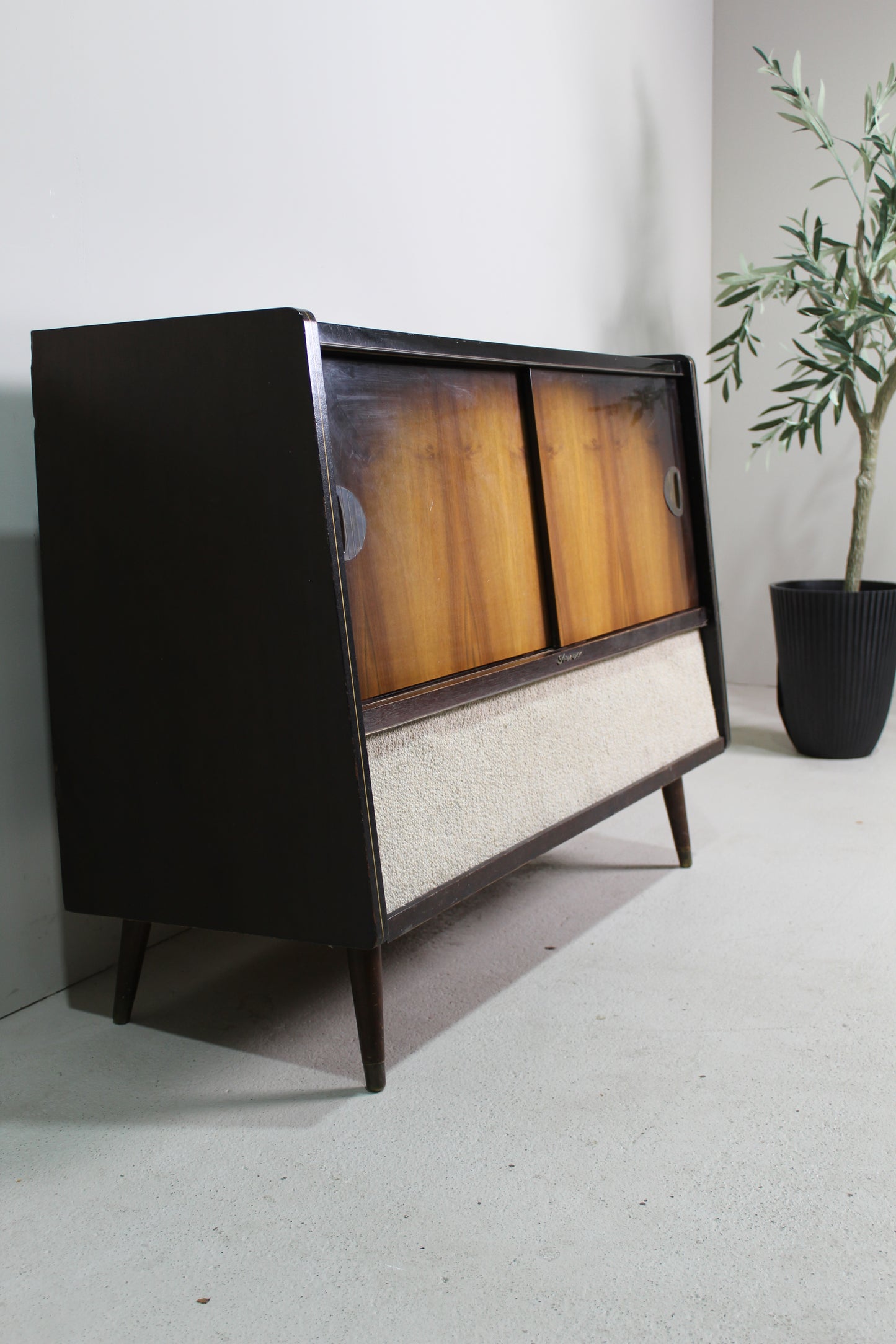 Vintage muziekkast, drankkastjaren '50