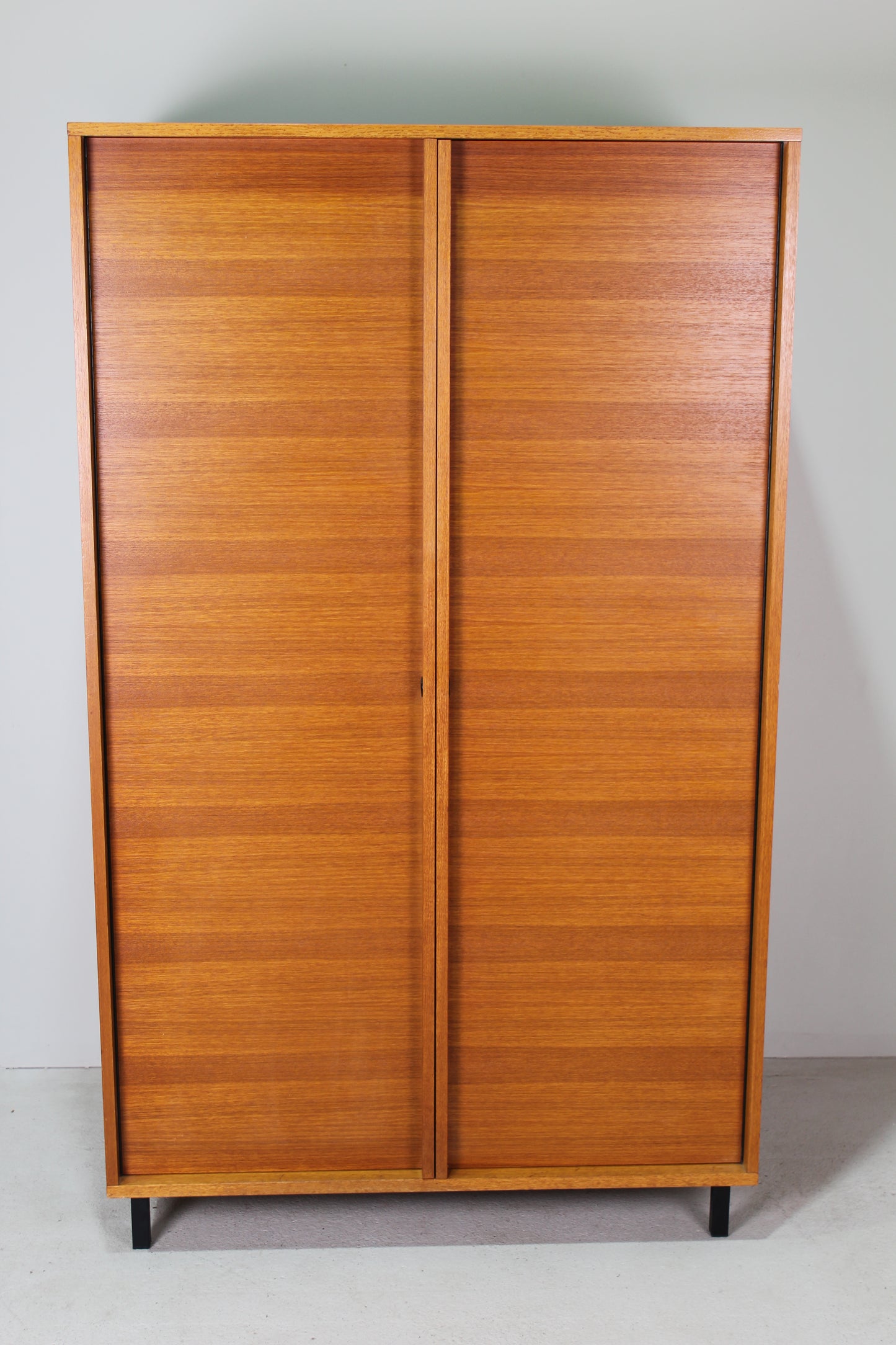 Design-Garderobenschrank Günter Renkel