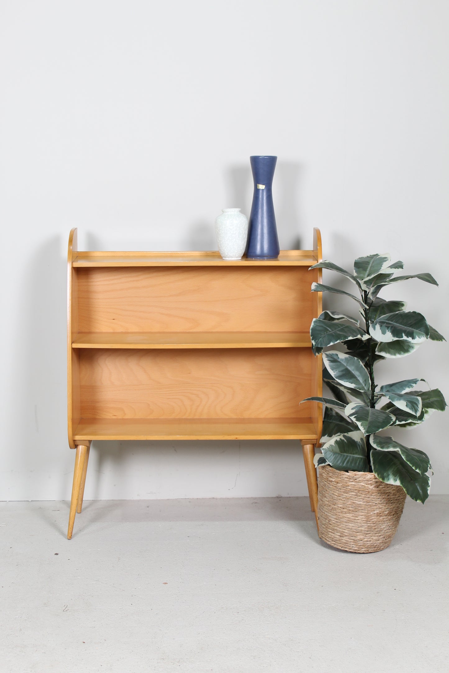 Vintage open kastje, boekenrek