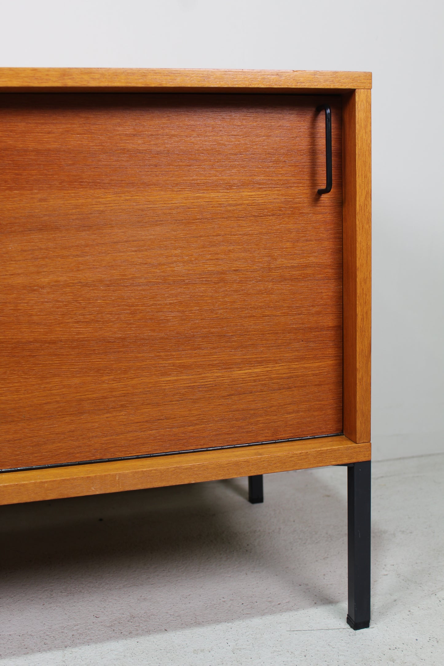 Mid century design platenspelerkast, dressoir REGO