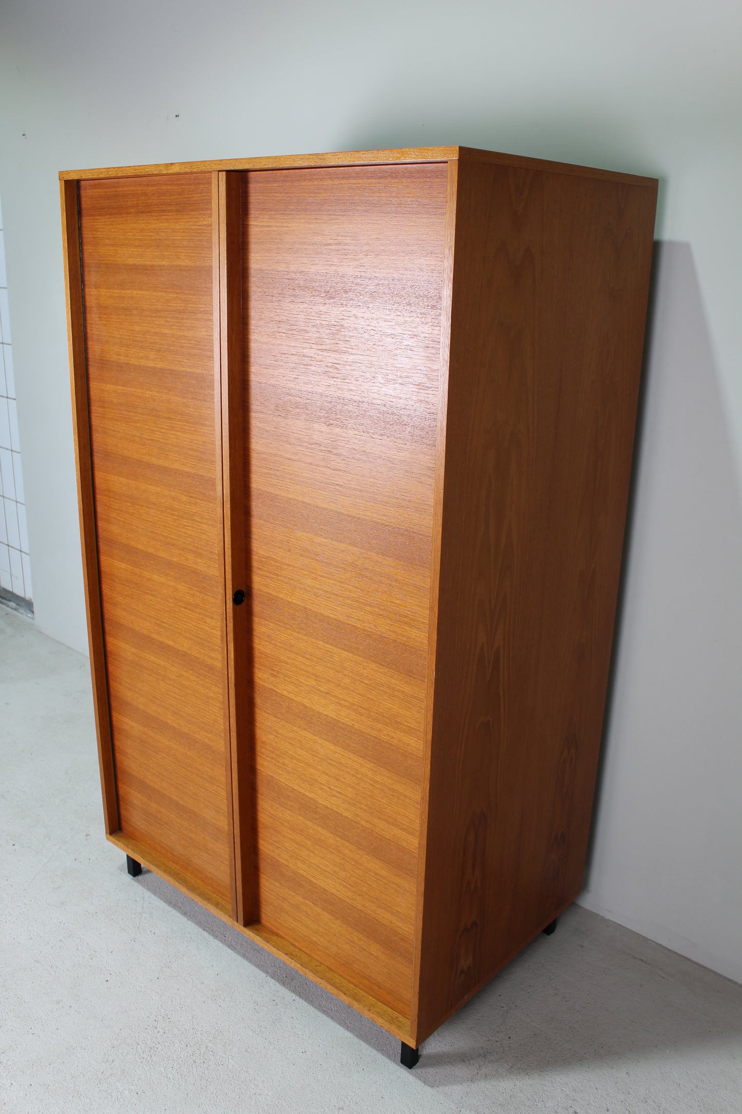 Design-Garderobenschrank Günter Renkel