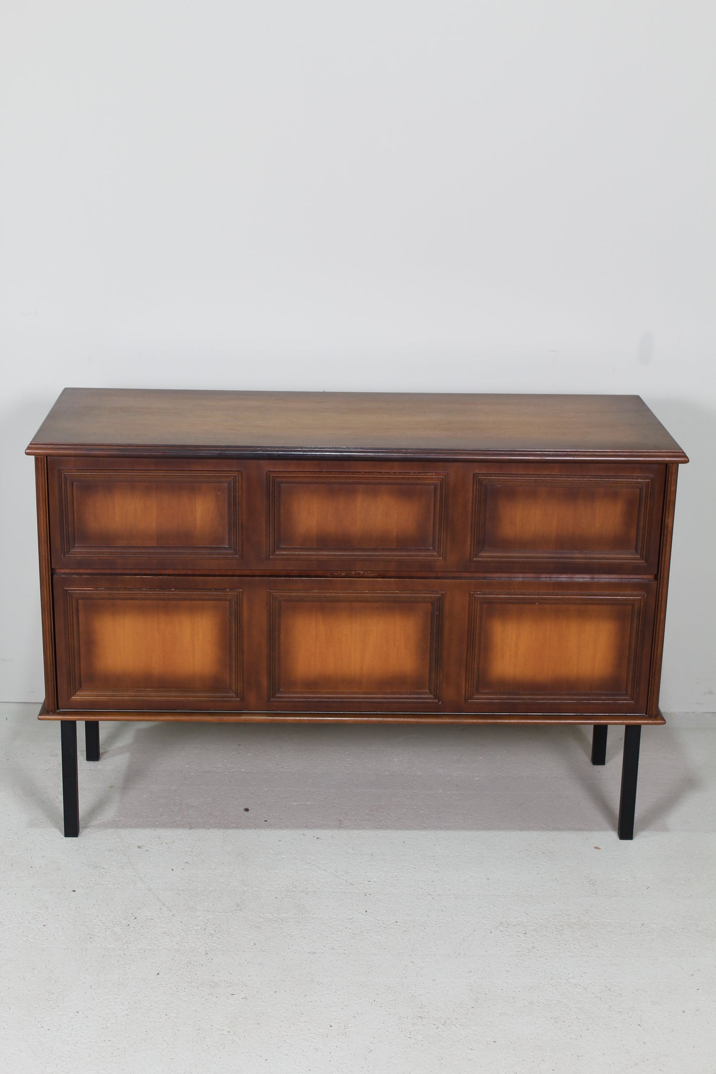 Vintage radiomeubel, radiokast, muziekmeubel