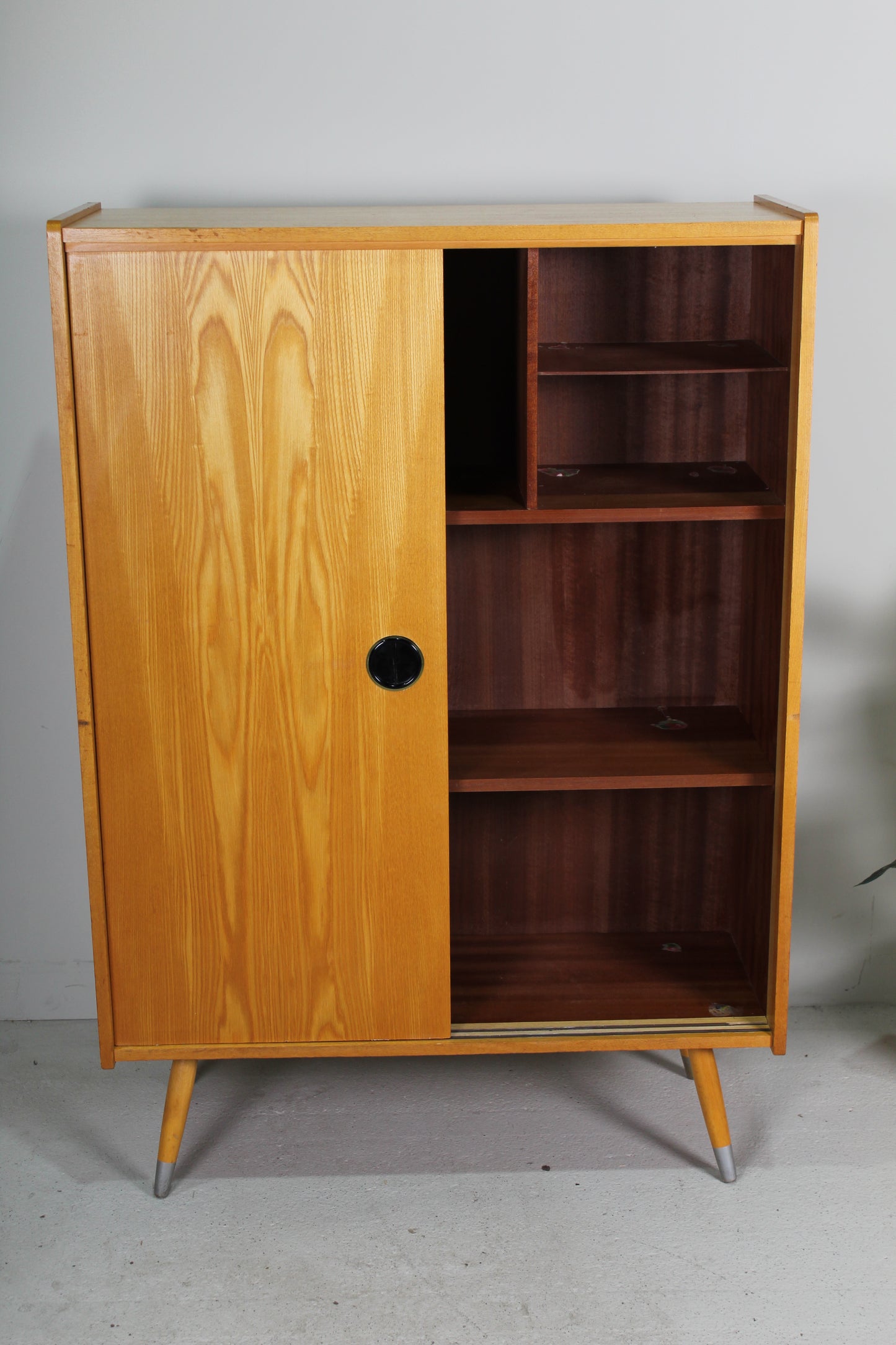 Vintage linnenkast, spelletjeskast jaren '60