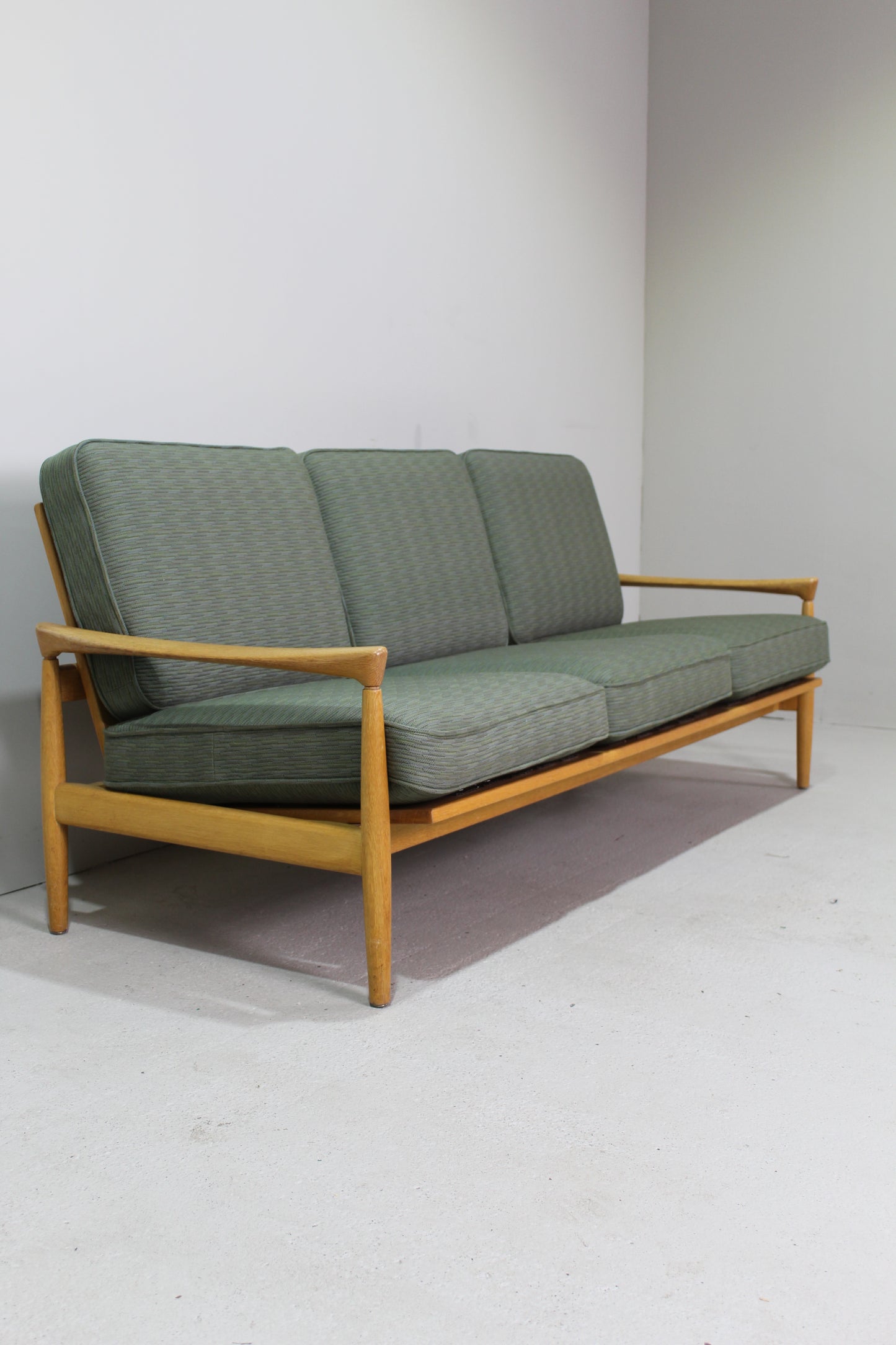 Vintage bank Erik Wørts IKEA eiken, groen