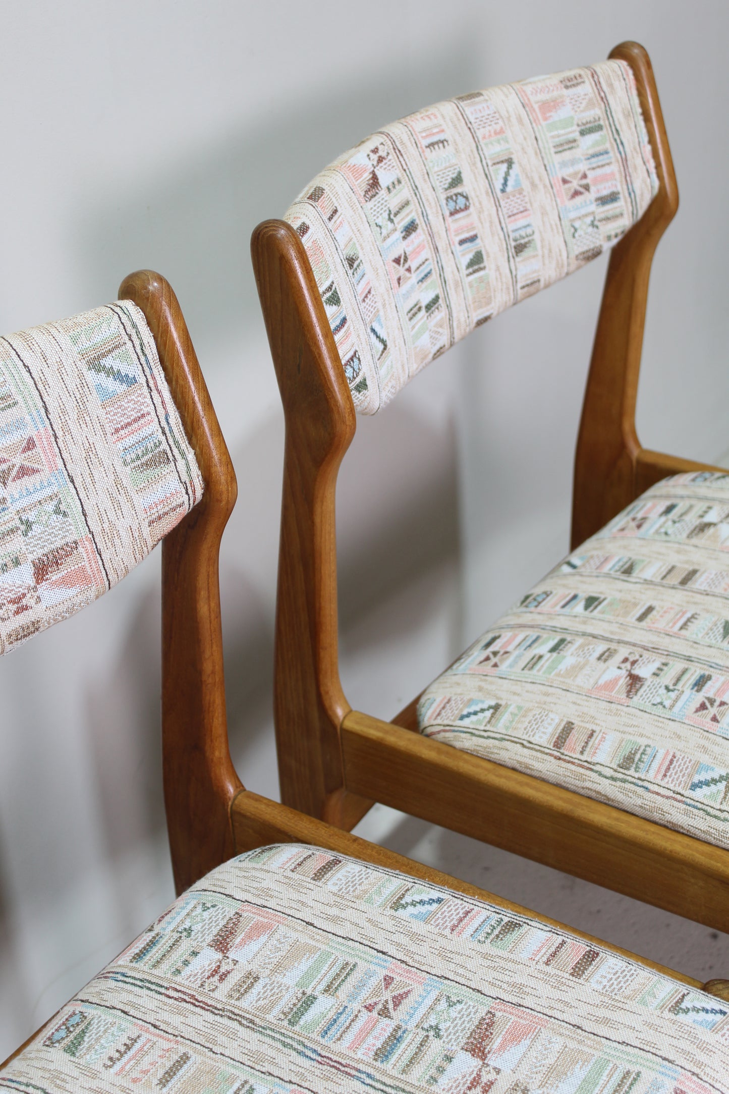 2x Deens design eetkamerstoelen Erik Buch