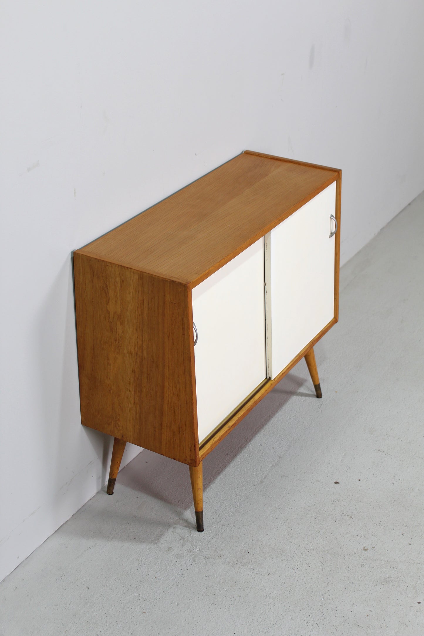 Vintage wit kastje jaren '60