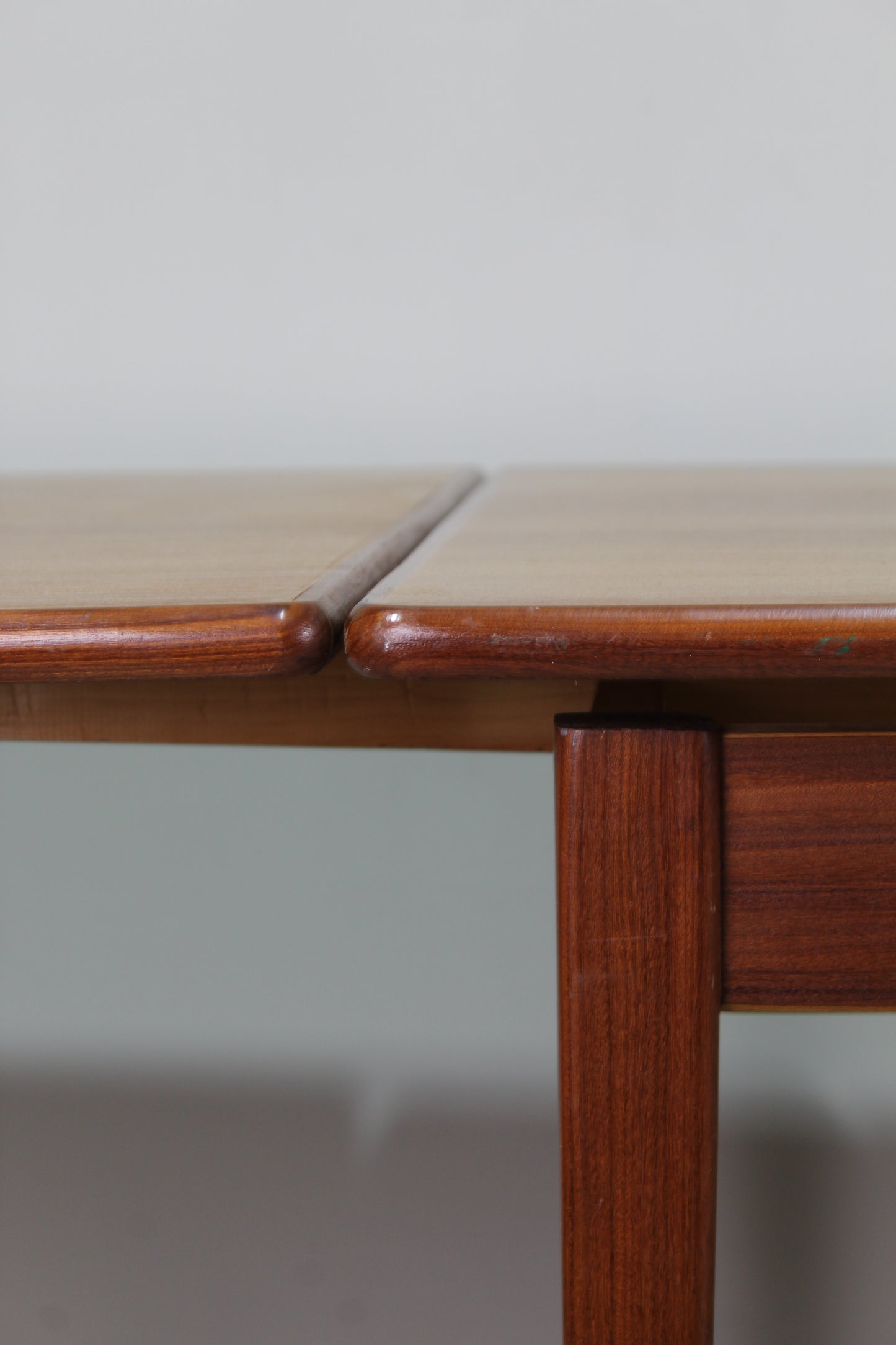 Mid century uitschuifbare eettafel